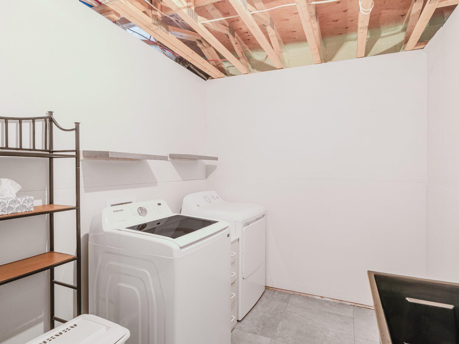 









1015


Rue Boivin

,
Sherbrooke (Brompton/Rock Forest/Saint-Élie/Deauville),




QC
J1N1B6

