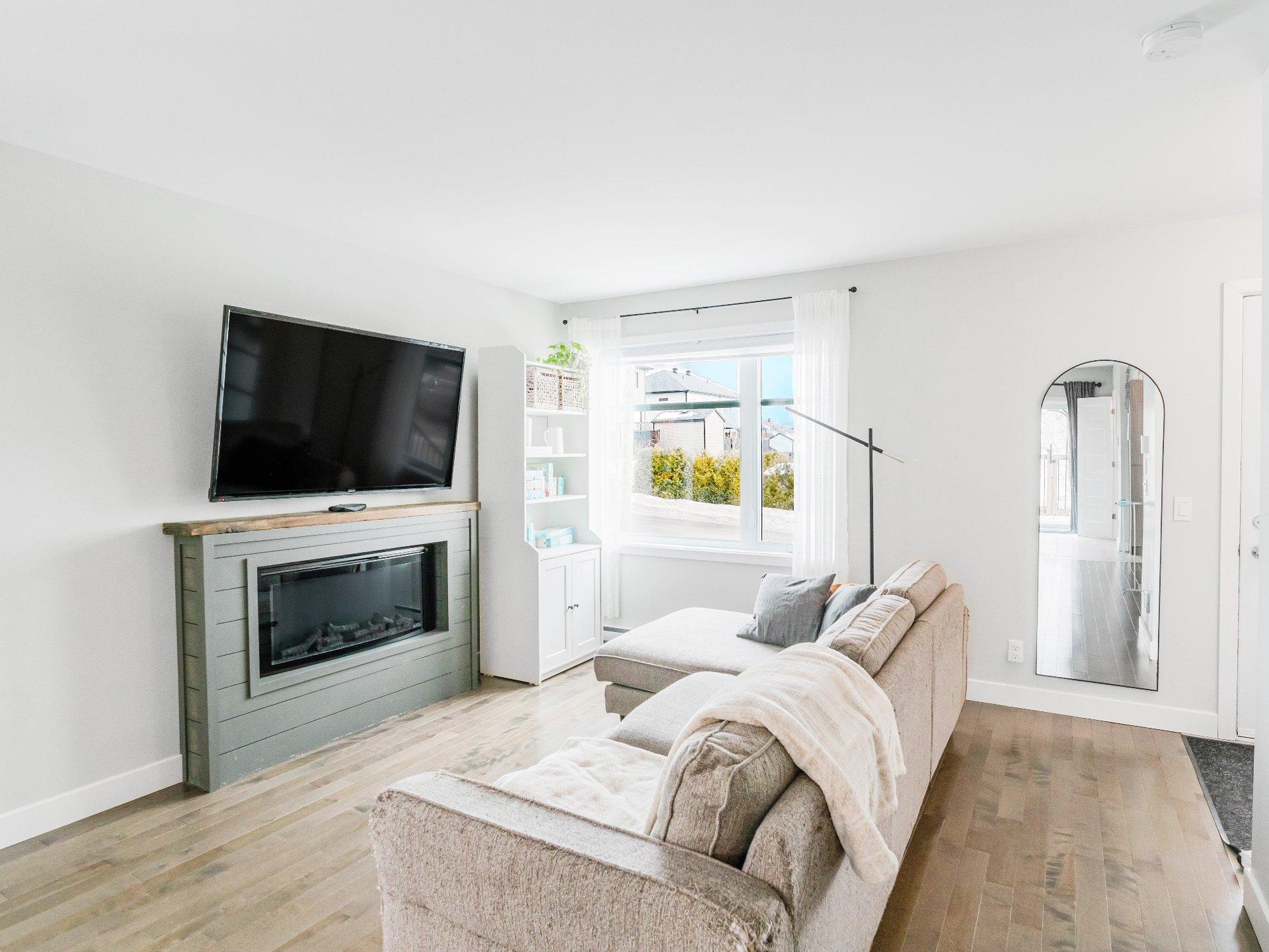 









1015


Rue Boivin

,
Sherbrooke (Brompton/Rock Forest/Saint-Élie/Deauville),




QC
J1N1B6

