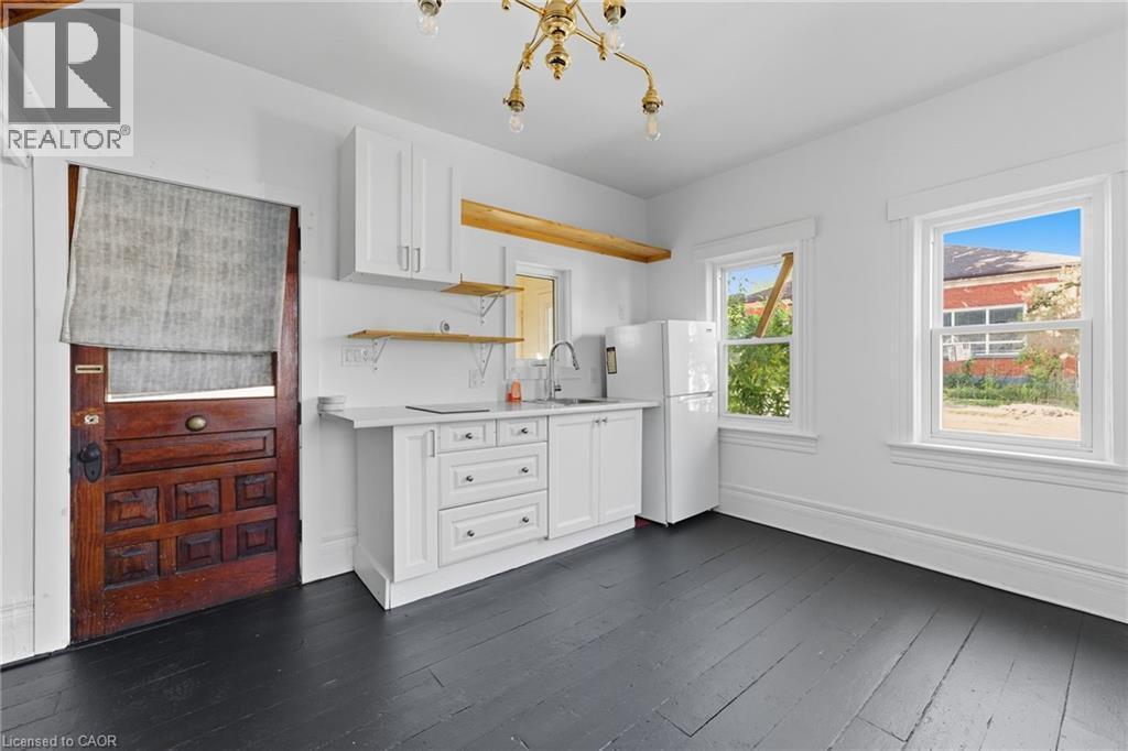 












8 TASKER Street

,
St. Catharines,




Ontario
L2R3Z8

