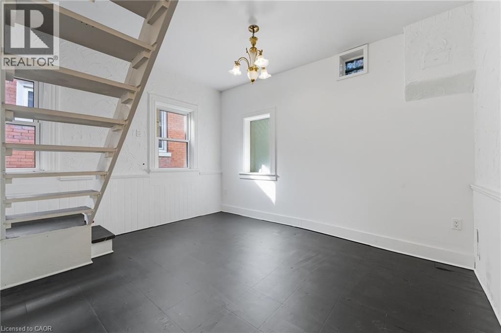 












8 TASKER Street

,
St. Catharines,




Ontario
L2R3Z8

