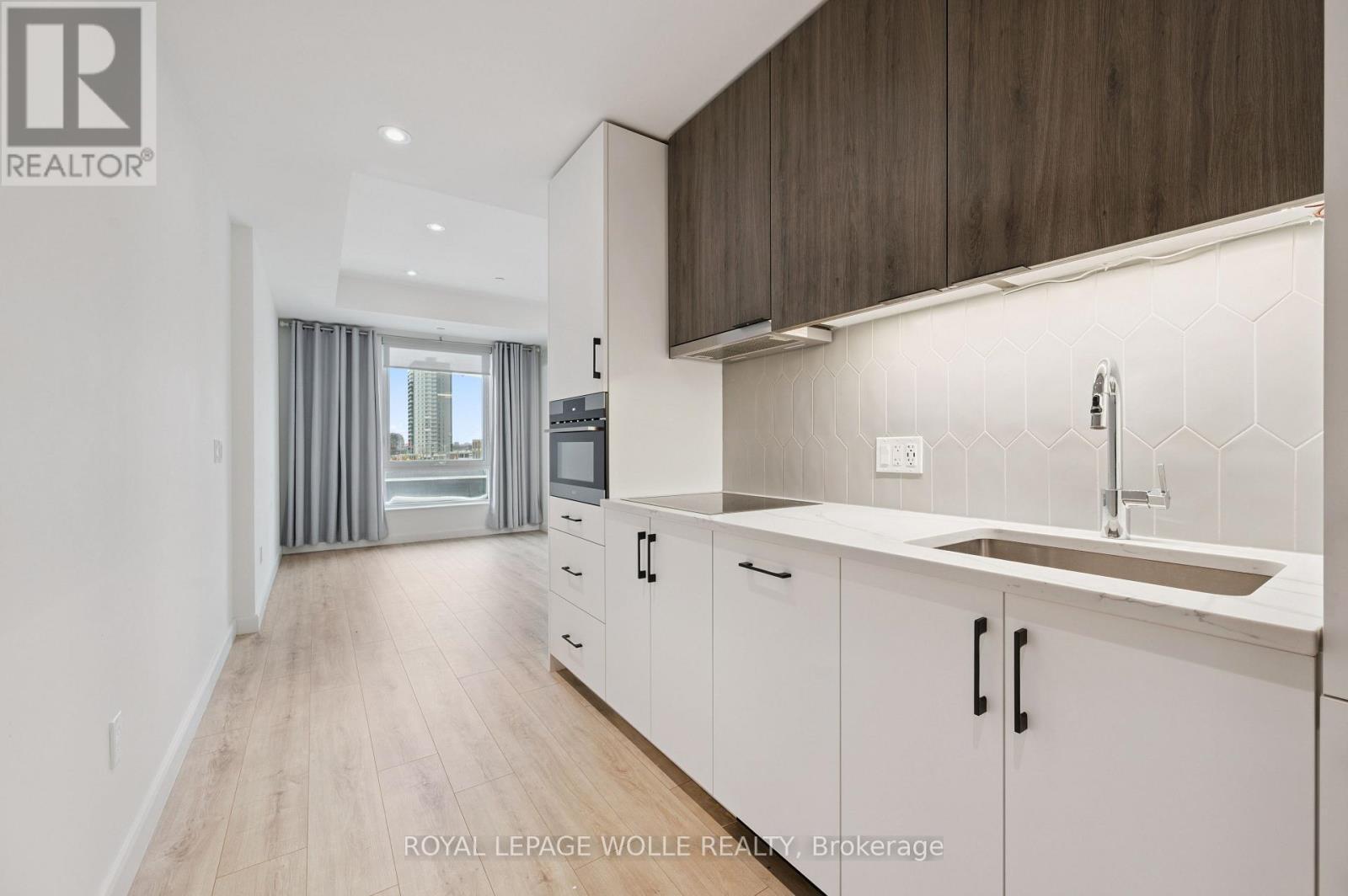 












304 - 741 KING STREET W

,
Kitchener,




Ontario
N2G0E9

