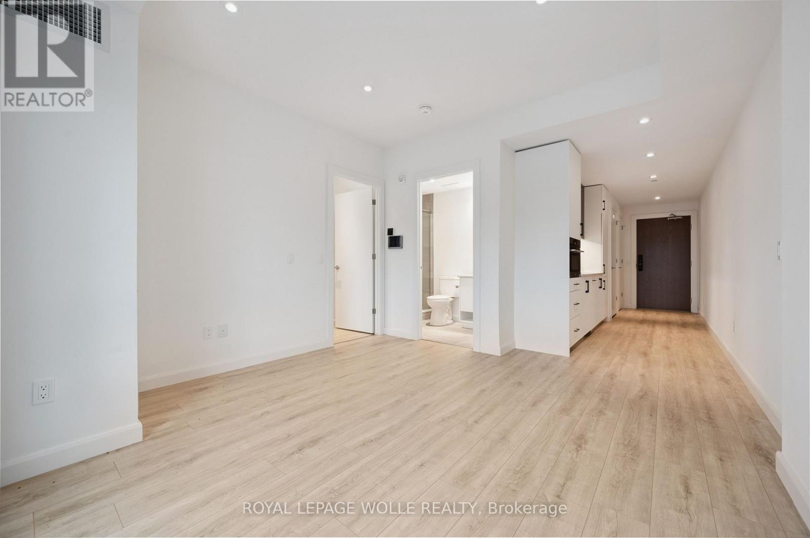 












304 - 741 KING STREET W

,
Kitchener,




Ontario
N2G0E9

