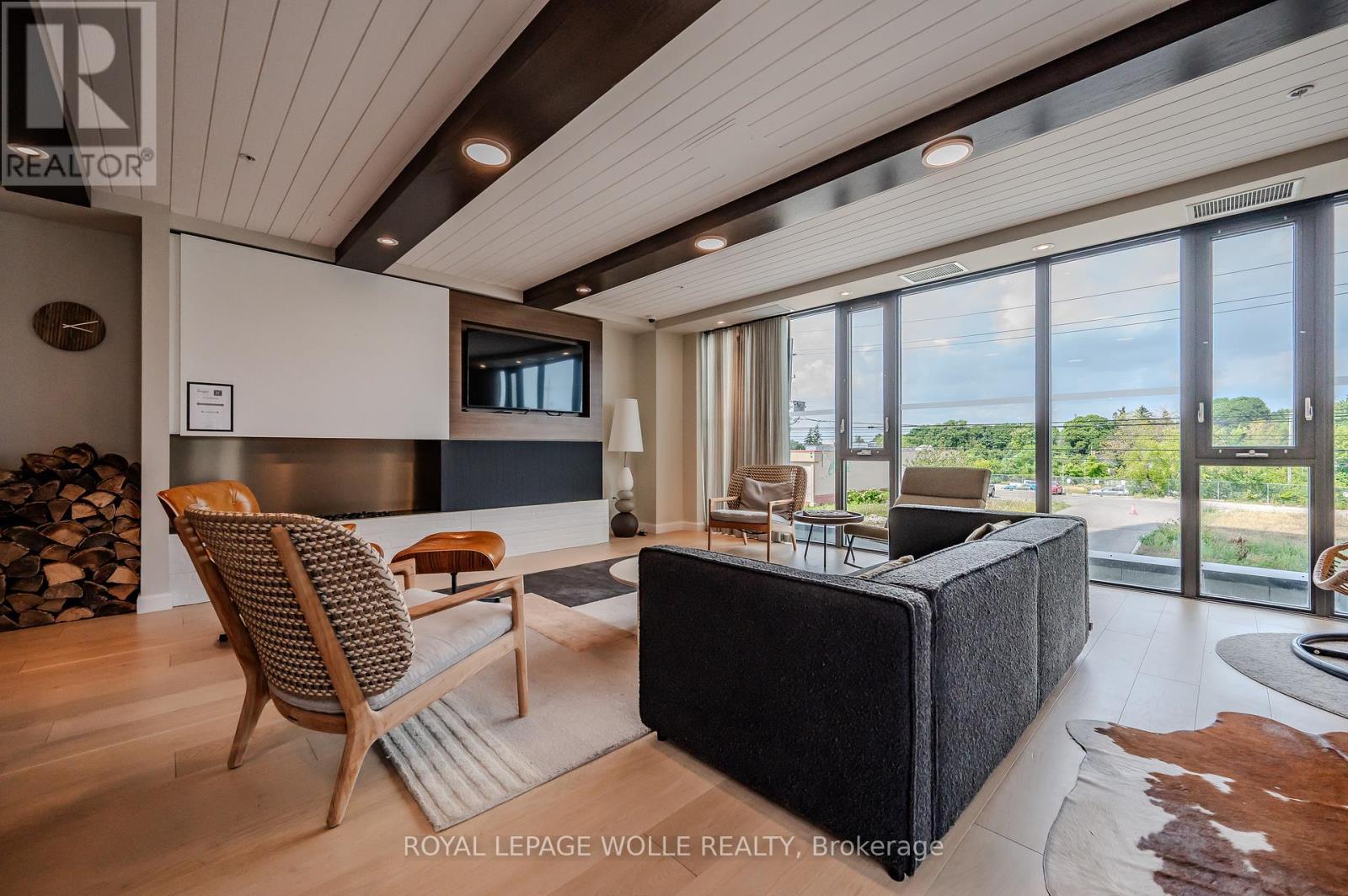 












304 - 741 KING STREET W

,
Kitchener,




Ontario
N2G0E9

