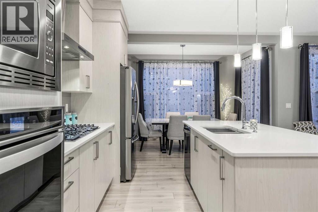 












43 Seton Rise SE

,
Calgary,




Alberta
T3M2V3

