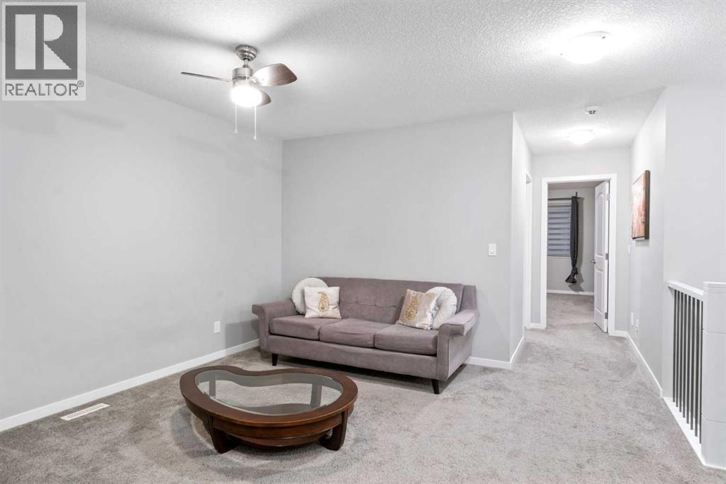 












43 Seton Rise SE

,
Calgary,




Alberta
T3M2V3

