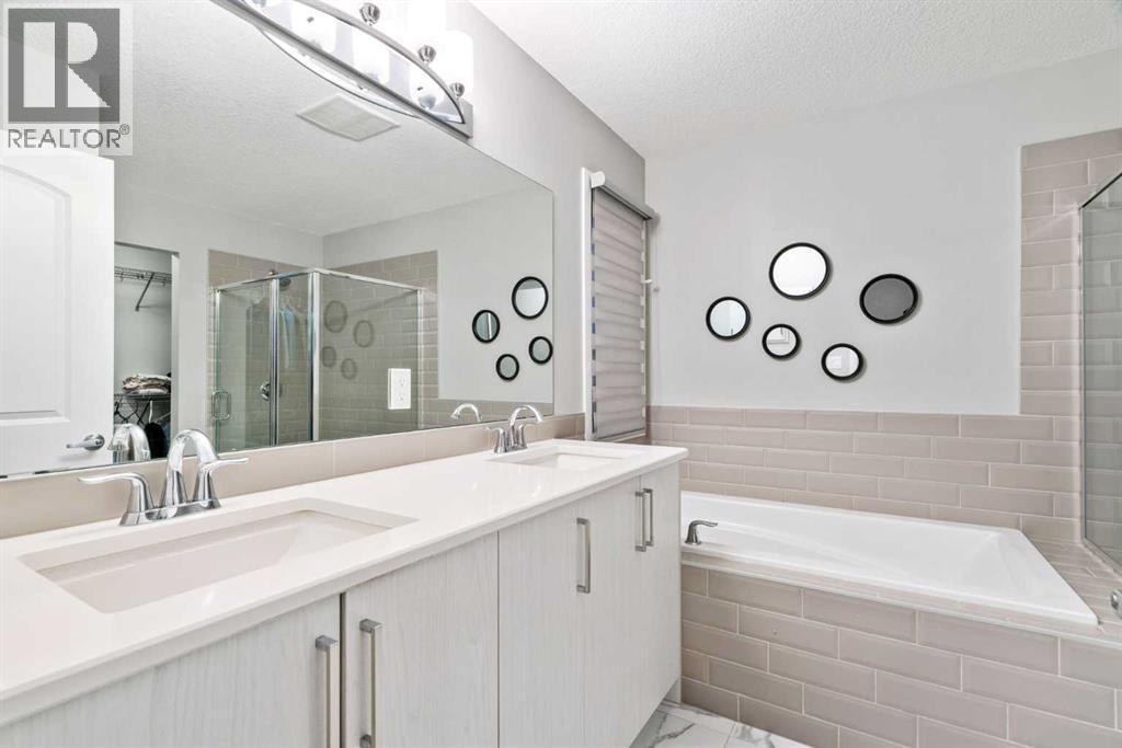 












43 Seton Rise SE

,
Calgary,




Alberta
T3M2V3

