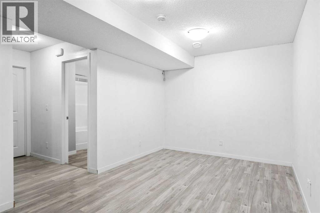 












43 Seton Rise SE

,
Calgary,




Alberta
T3M2V3

