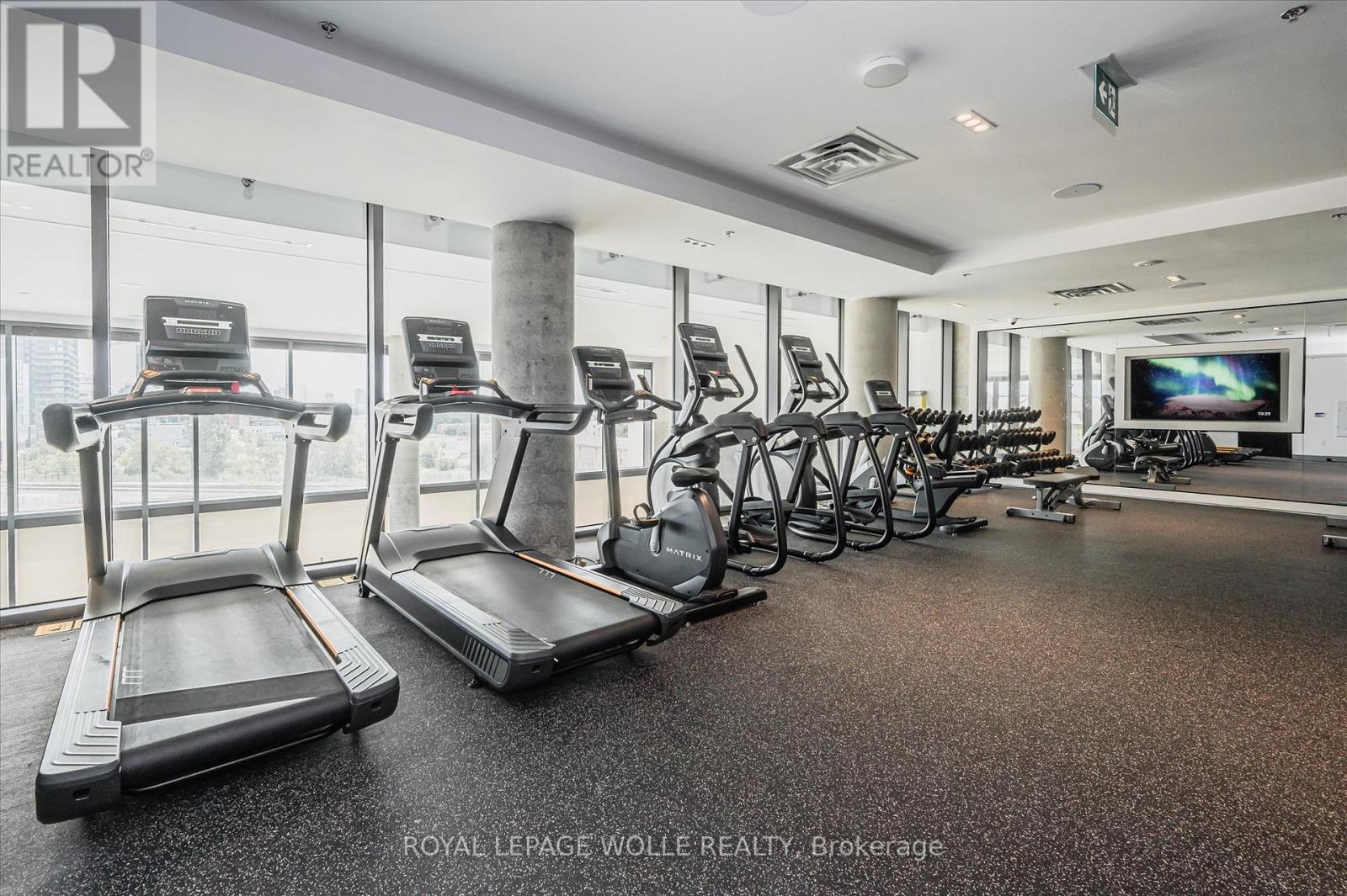 












909 - 15 WELLINGTON STREET S

,
Kitchener,




Ontario
N2G0E4

