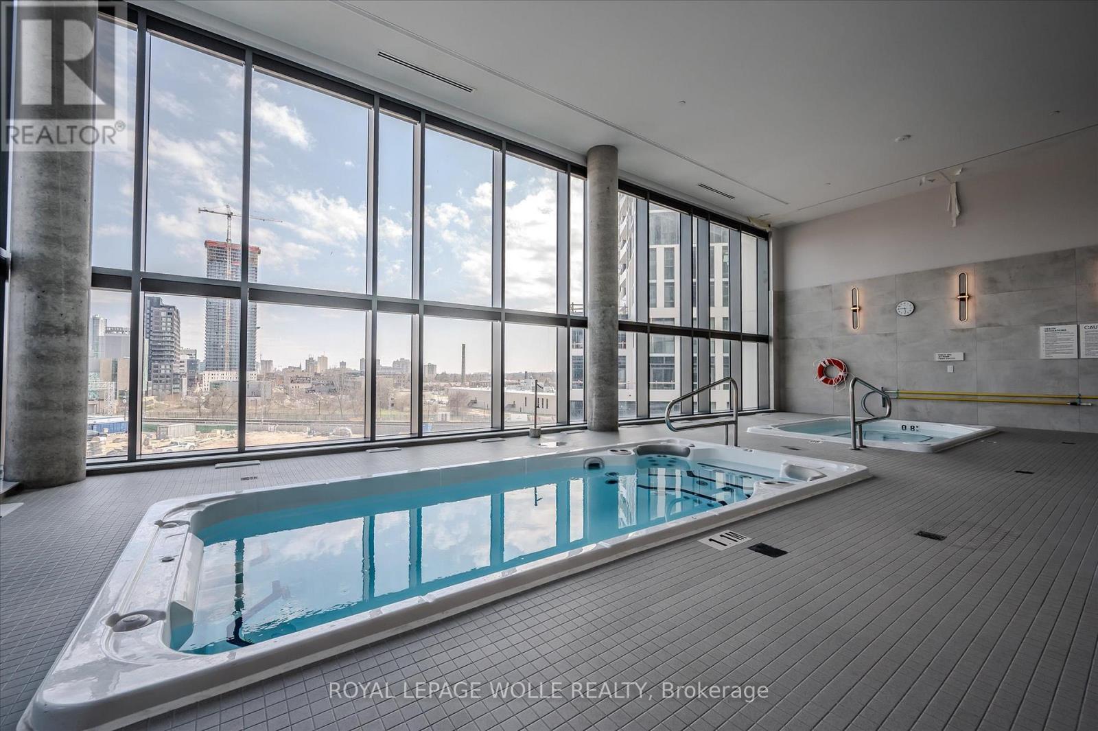 












909 - 15 WELLINGTON STREET S

,
Kitchener,




Ontario
N2G0E4

