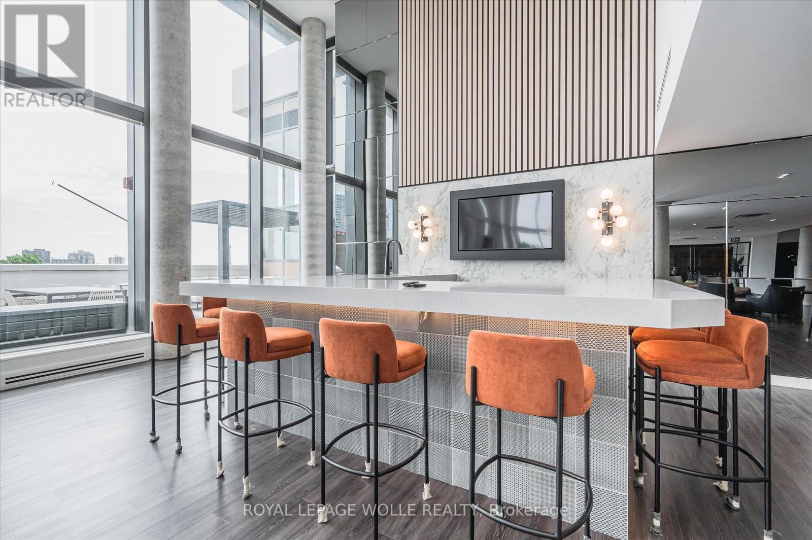 












909 - 15 WELLINGTON STREET S

,
Kitchener,




Ontario
N2G0E4

