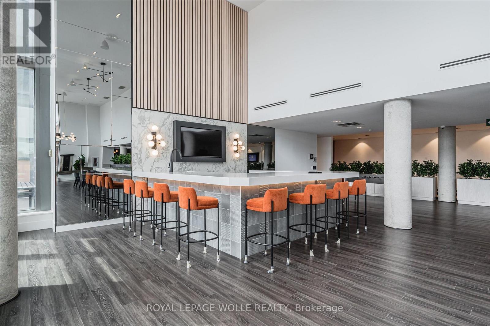 












909 - 15 WELLINGTON STREET S

,
Kitchener,




Ontario
N2G0E4

