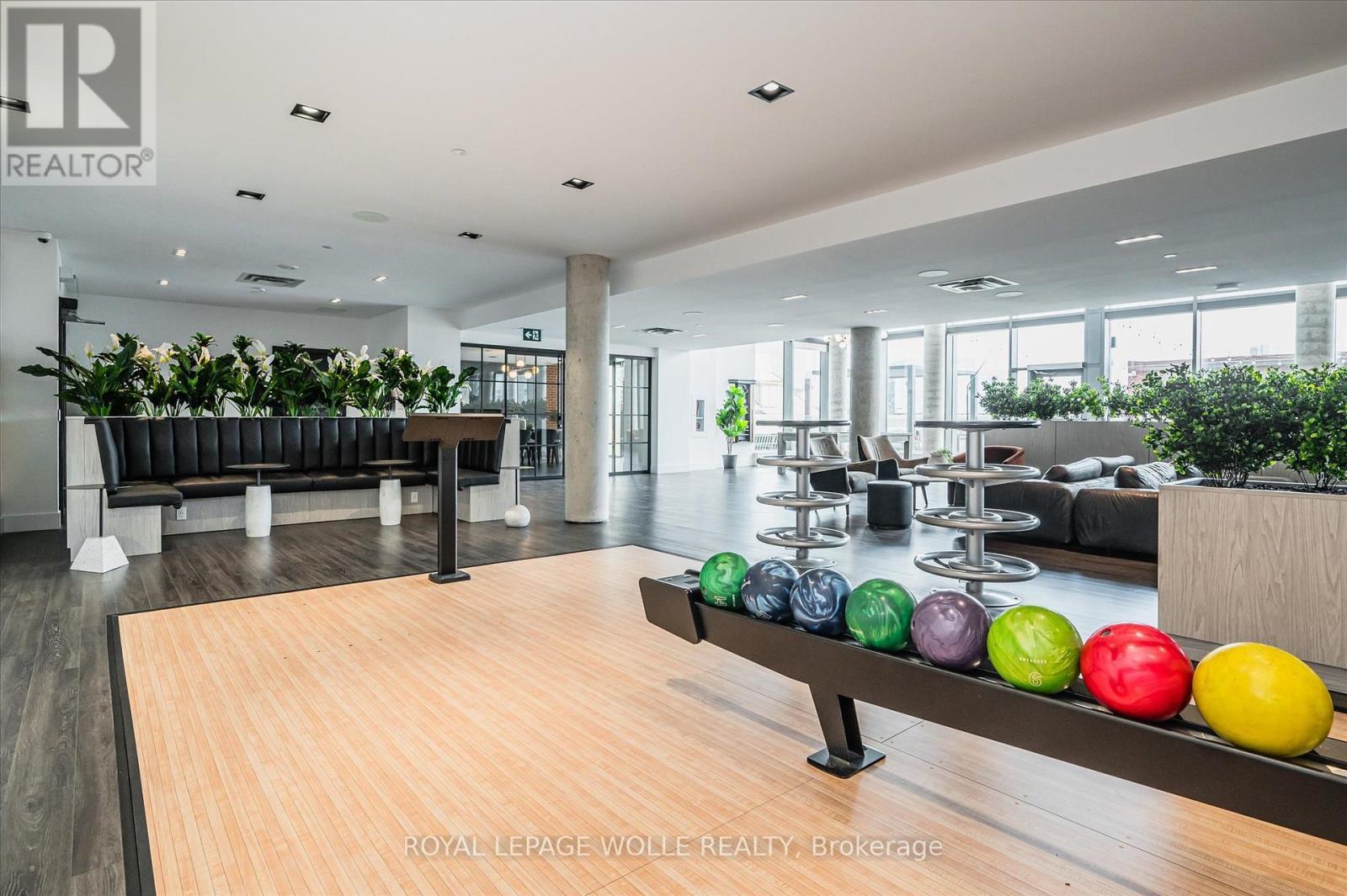 












909 - 15 WELLINGTON STREET S

,
Kitchener,




Ontario
N2G0E4

