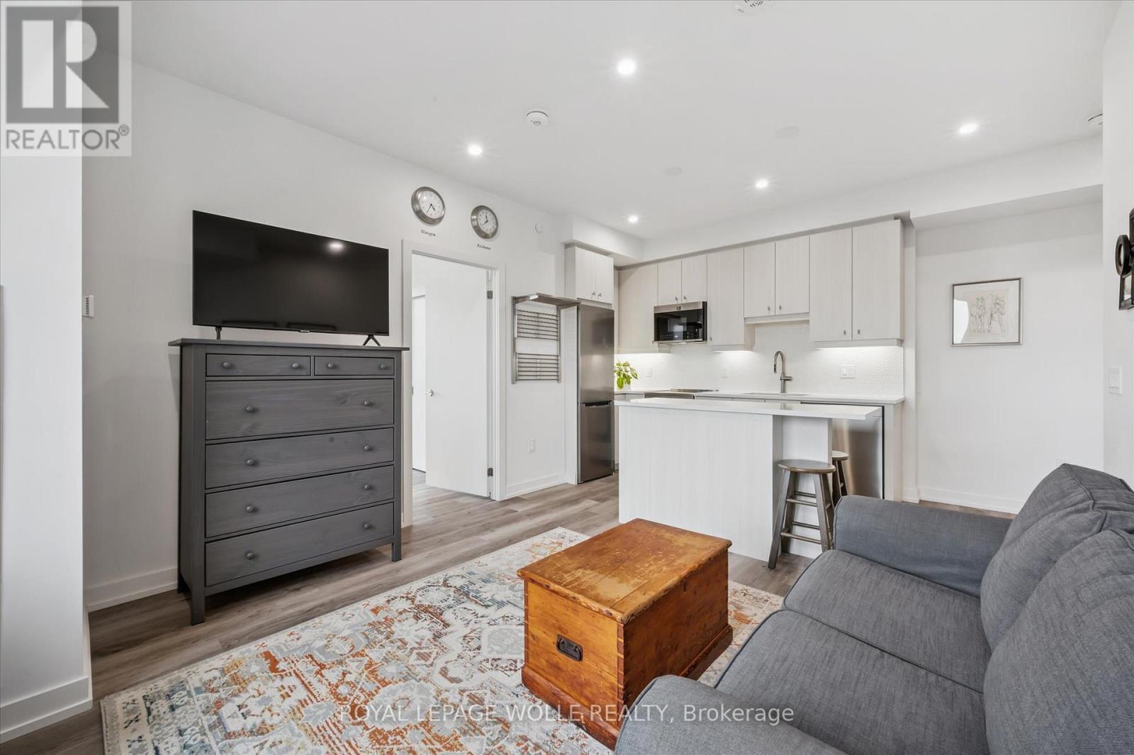 












909 - 15 WELLINGTON STREET S

,
Kitchener,




Ontario
N2G0E4

