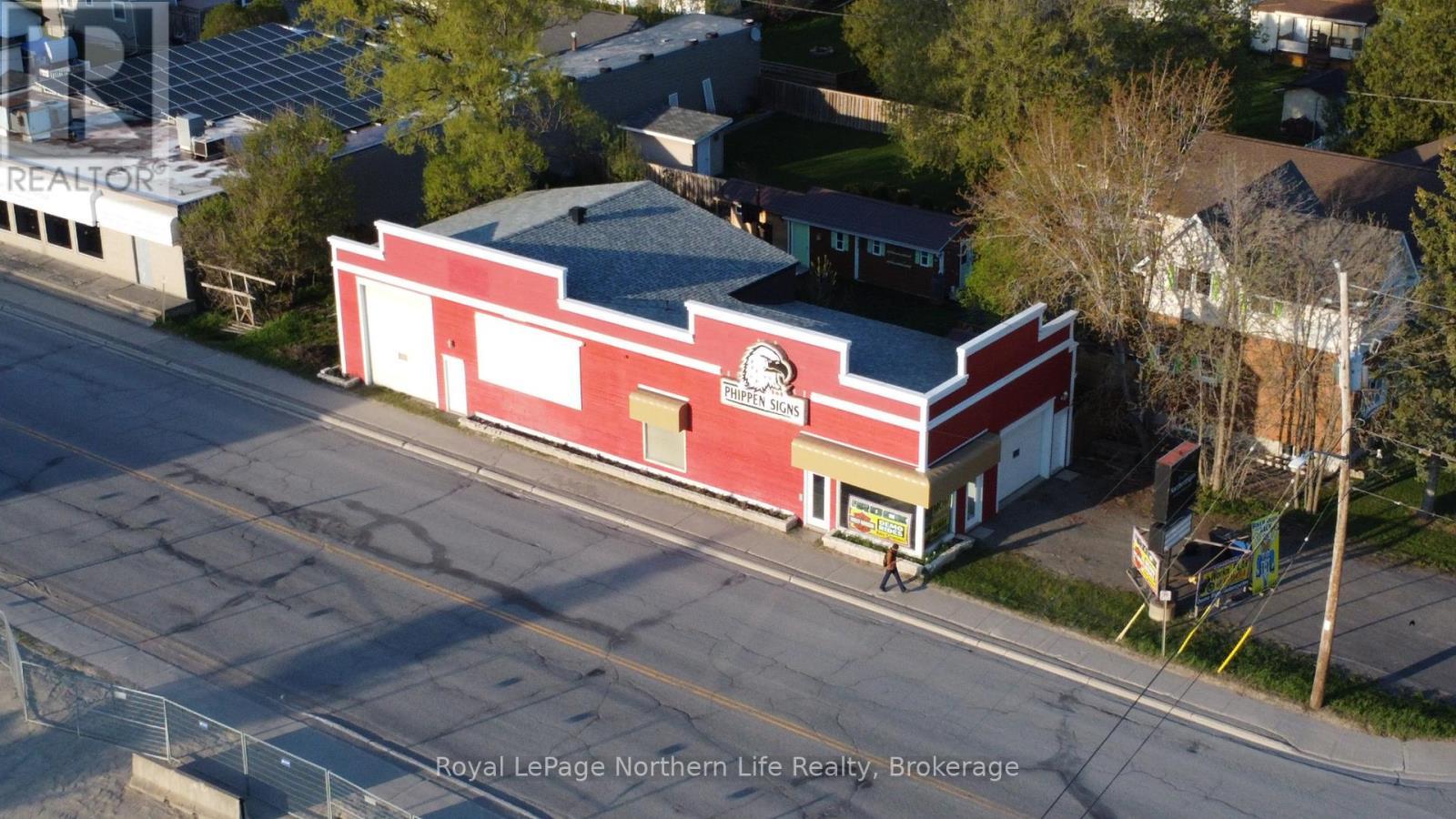 












3 PINE AVENUE

,
Temiskaming Shores (New Liskeard),




Ontario
P0J1P0

