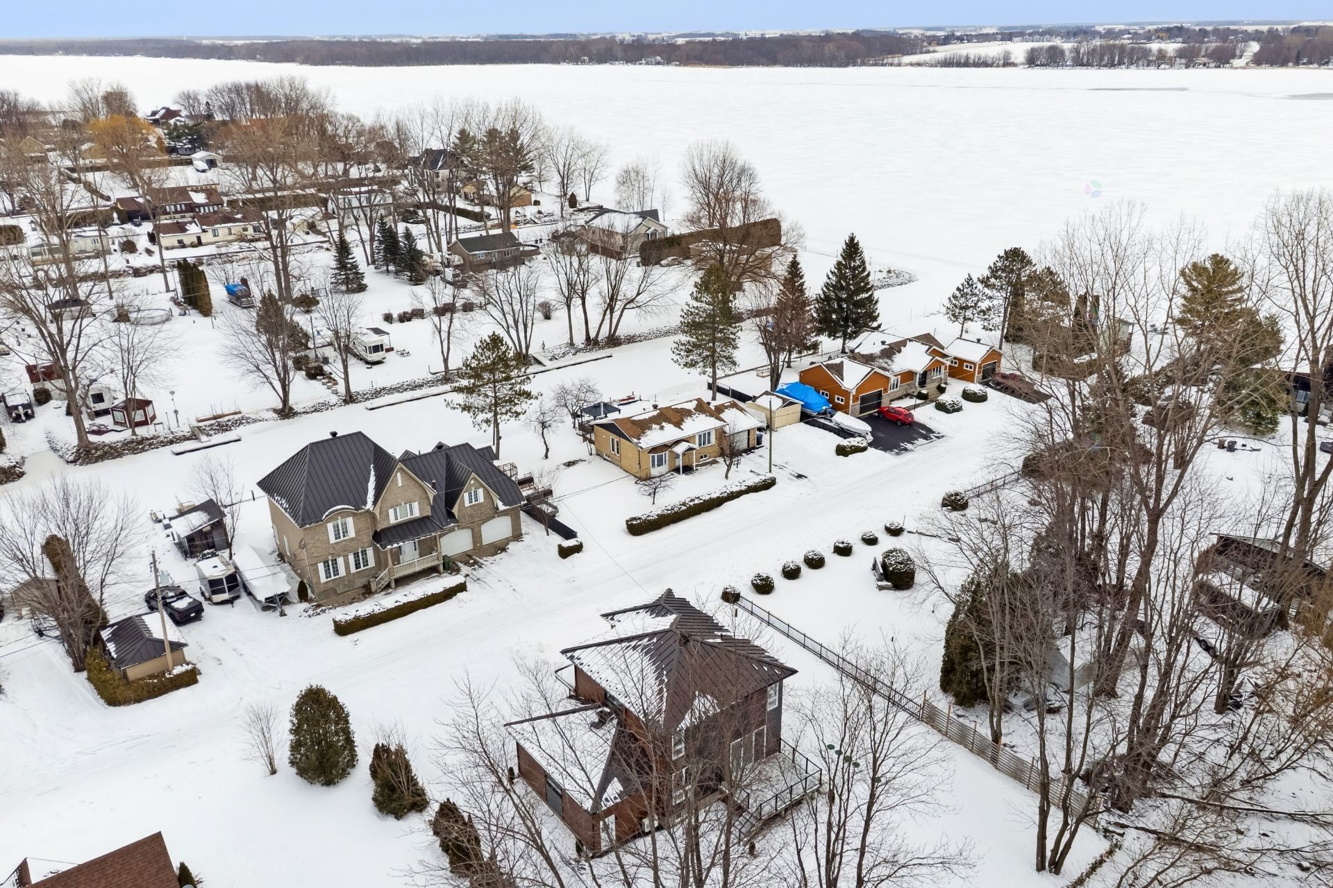 









77


33e Avenue

,
Saint-Blaise-sur-Richelieu,




QC
J0J1W0


