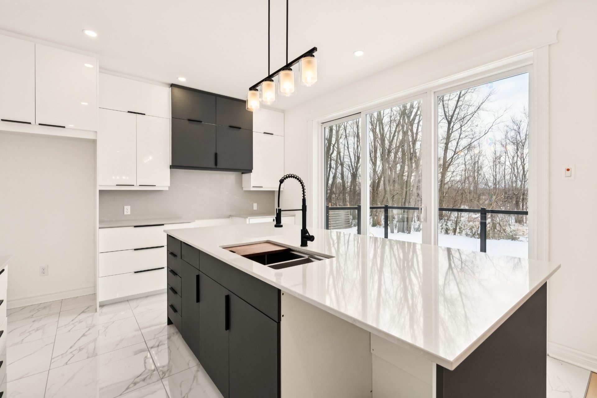 









77


33e Avenue

,
Saint-Blaise-sur-Richelieu,




QC
J0J1W0

