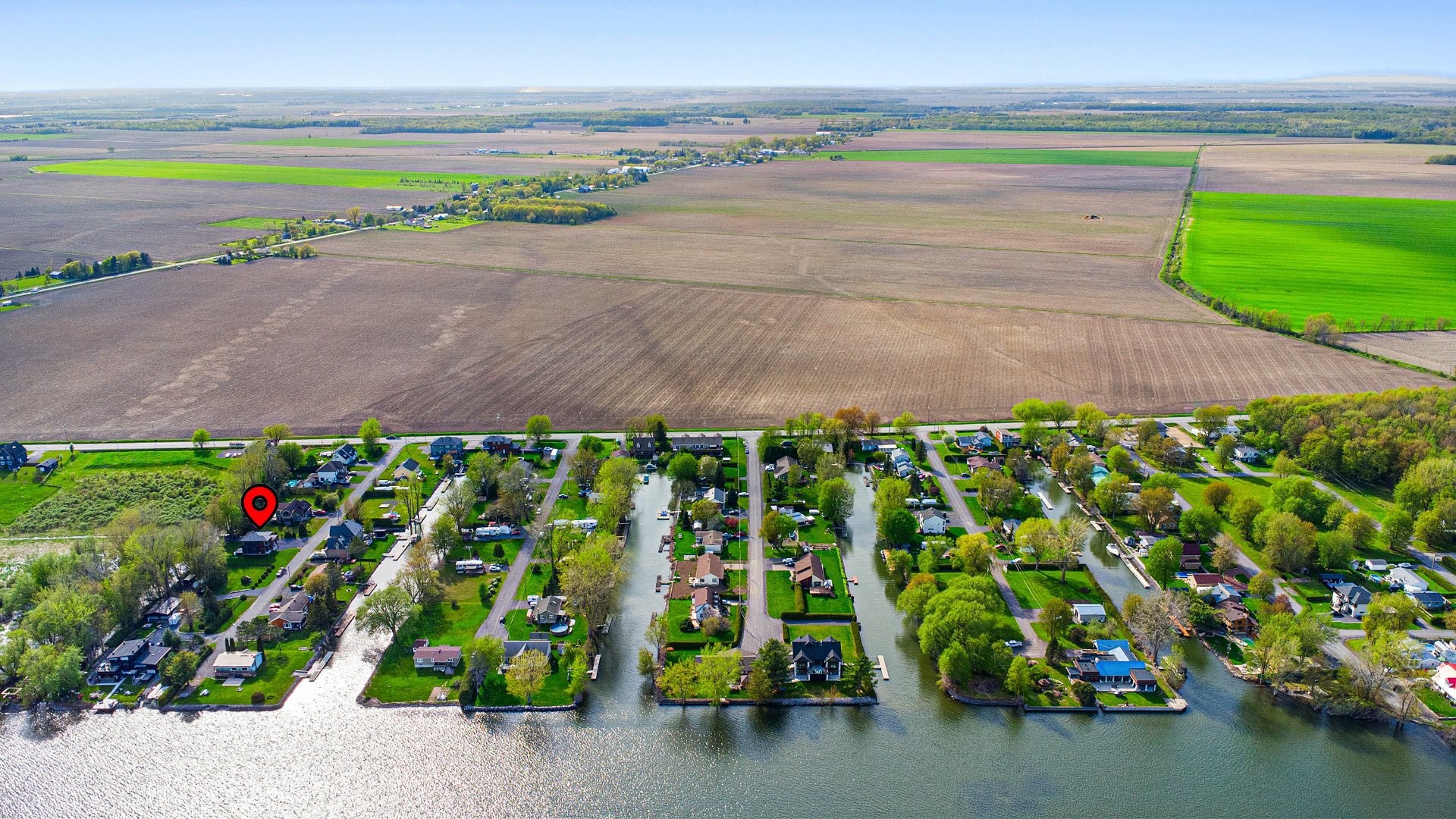 









77


33e Avenue

,
Saint-Blaise-sur-Richelieu,




QC
J0J1W0

