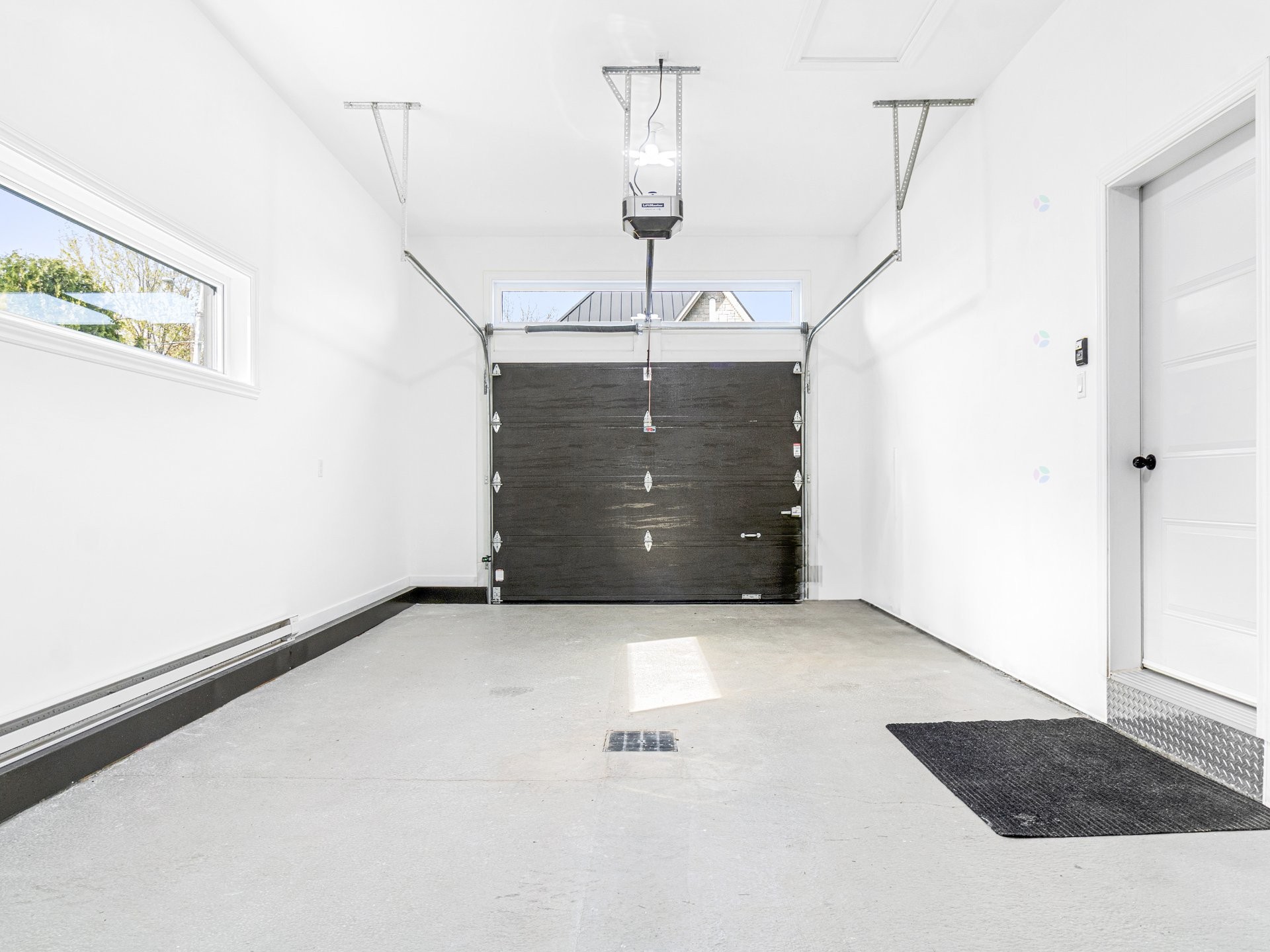 









77


33e Avenue

,
Saint-Blaise-sur-Richelieu,




QC
J0J1W0

