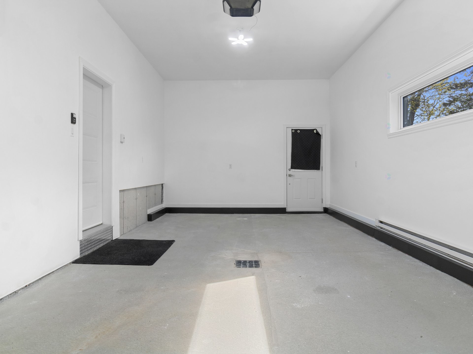 









77


33e Avenue

,
Saint-Blaise-sur-Richelieu,




QC
J0J1W0

