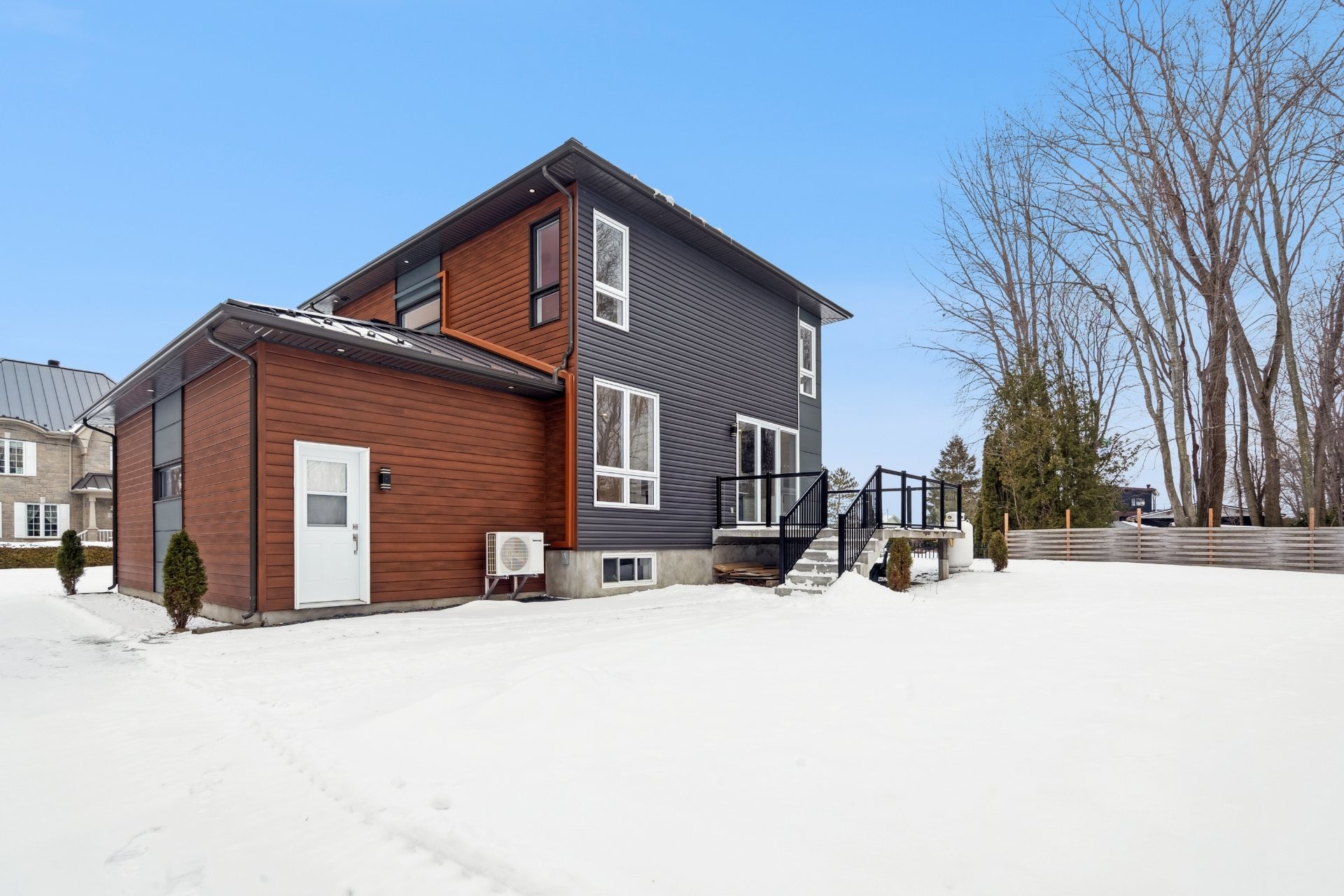 









77


33e Avenue

,
Saint-Blaise-sur-Richelieu,




QC
J0J1W0

