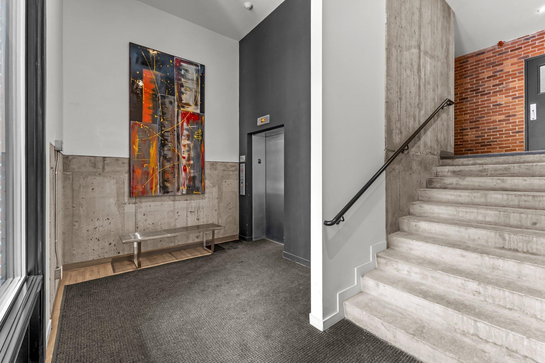 









1885


Rue de la Visitation

, 202,
Montréal (Ville-Marie),




QC
H2L3C5

