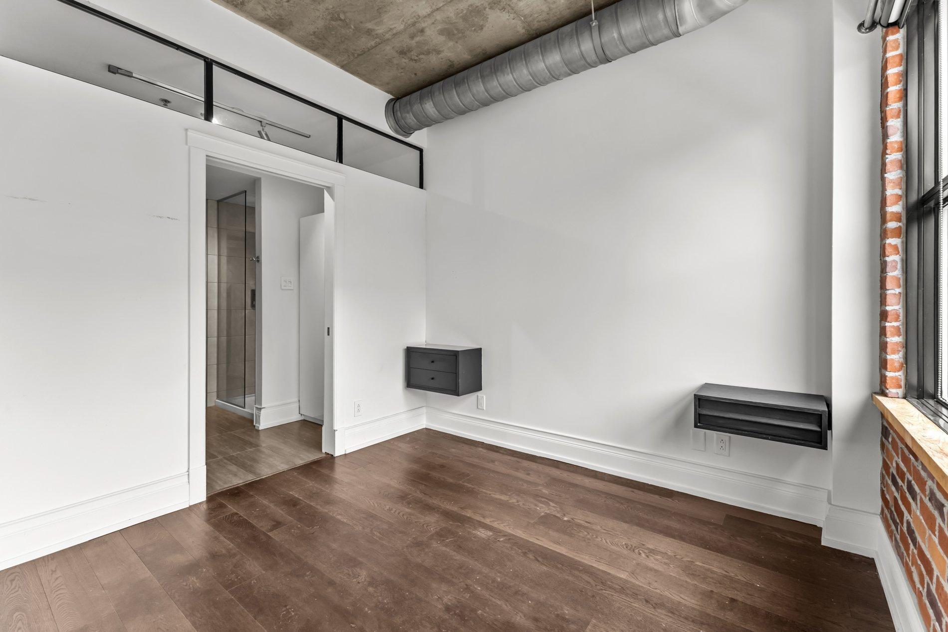 









1885


Rue de la Visitation

, 202,
Montréal (Ville-Marie),




QC
H2L3C5

