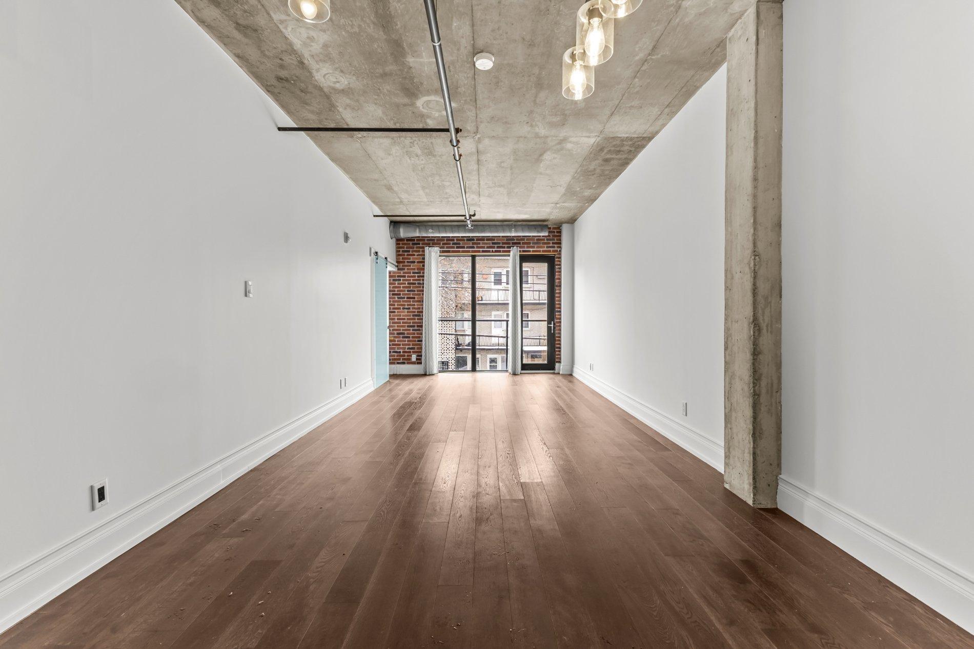 









1885


Rue de la Visitation

, 202,
Montréal (Ville-Marie),




QC
H2L3C5

