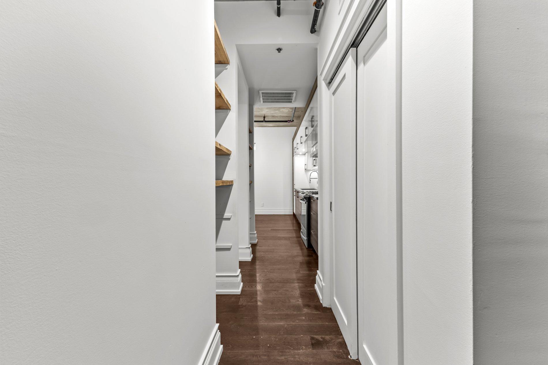 









1885


Rue de la Visitation

, 202,
Montréal (Ville-Marie),




QC
H2L3C5

