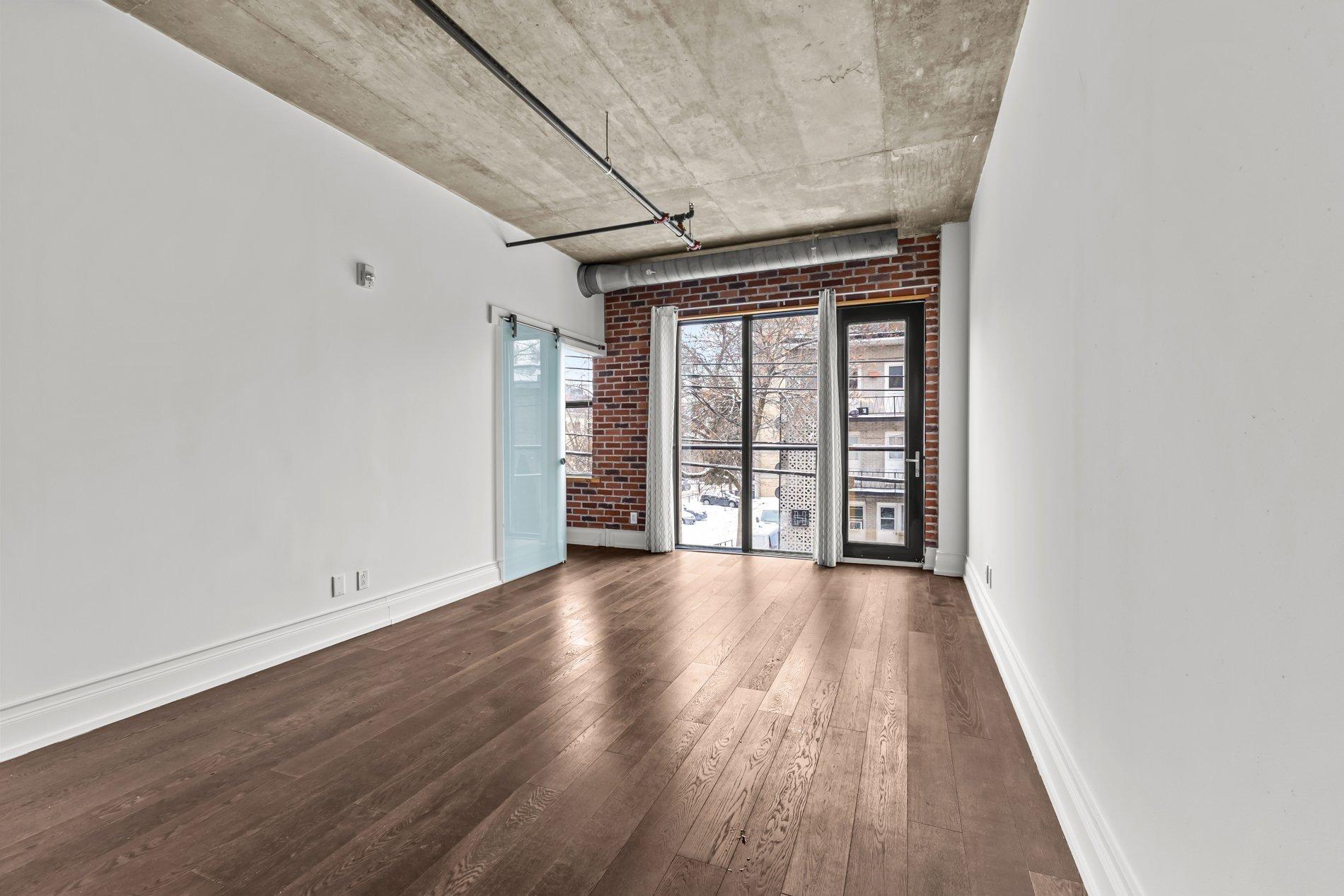 









1885


Rue de la Visitation

, 202,
Montréal (Ville-Marie),




QC
H2L3C5

