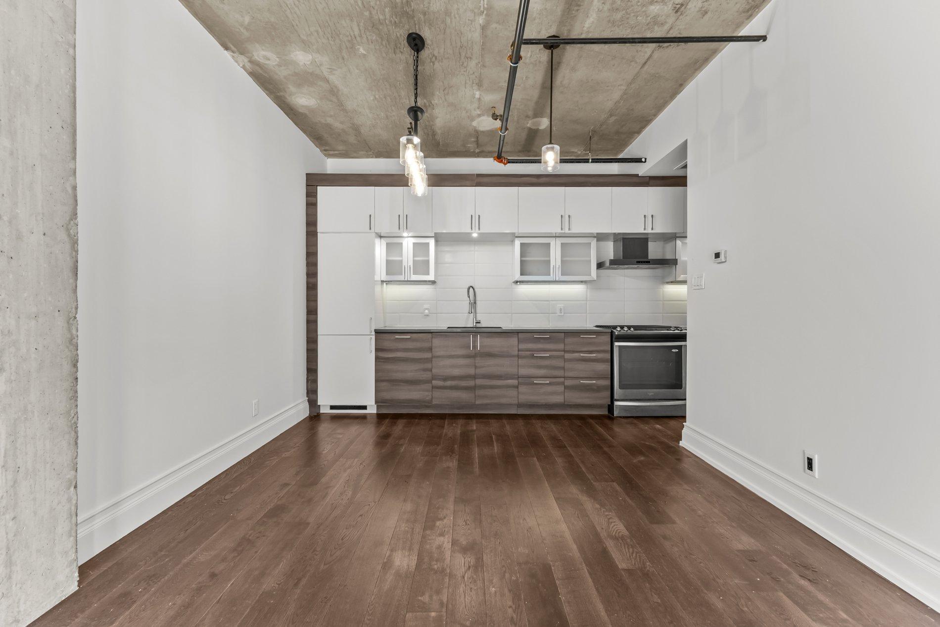 









1885


Rue de la Visitation

, 202,
Montréal (Ville-Marie),




QC
H2L3C5

