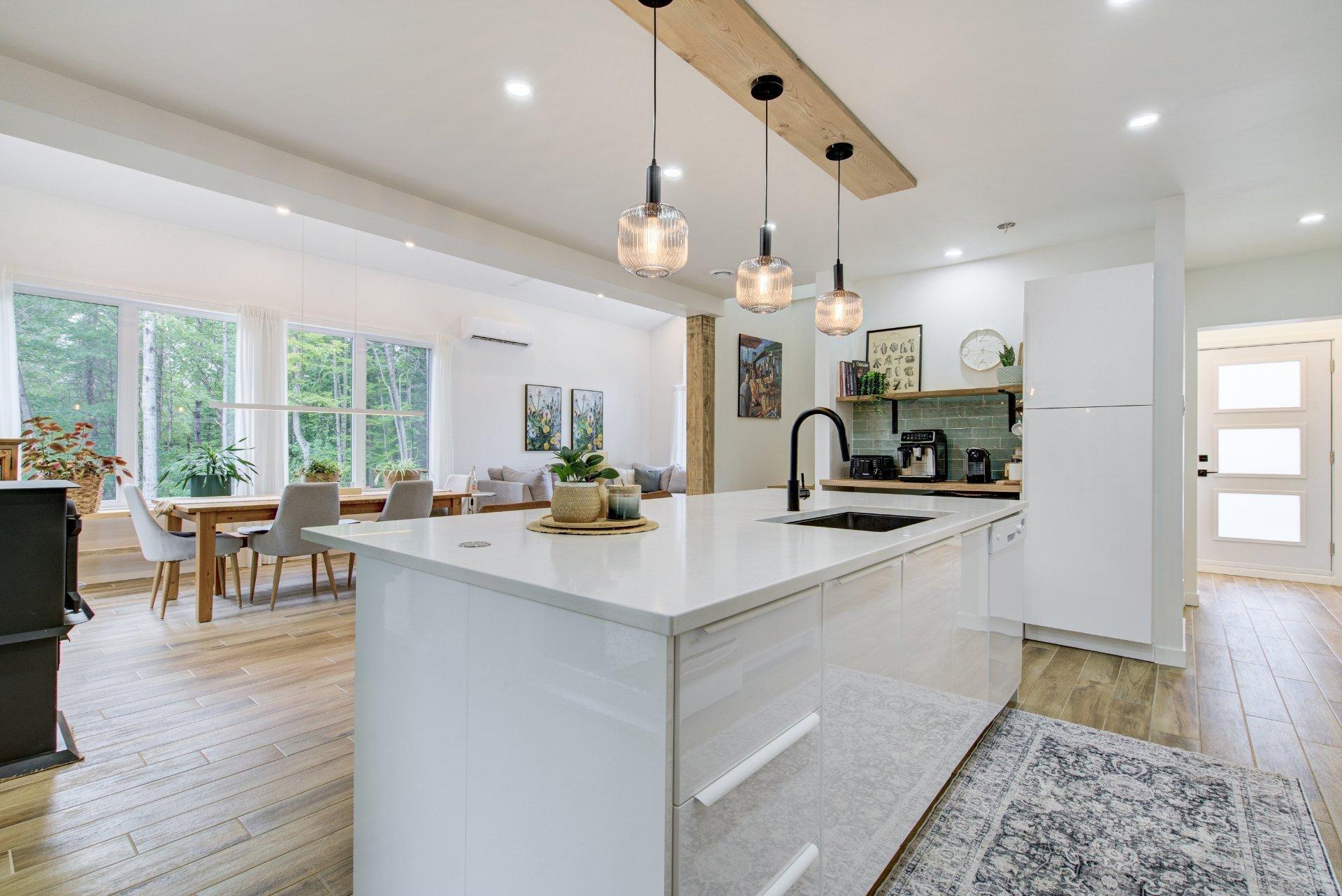 









3513


Rue Rosemary

,
Rawdon,




QC
J0K1S0

