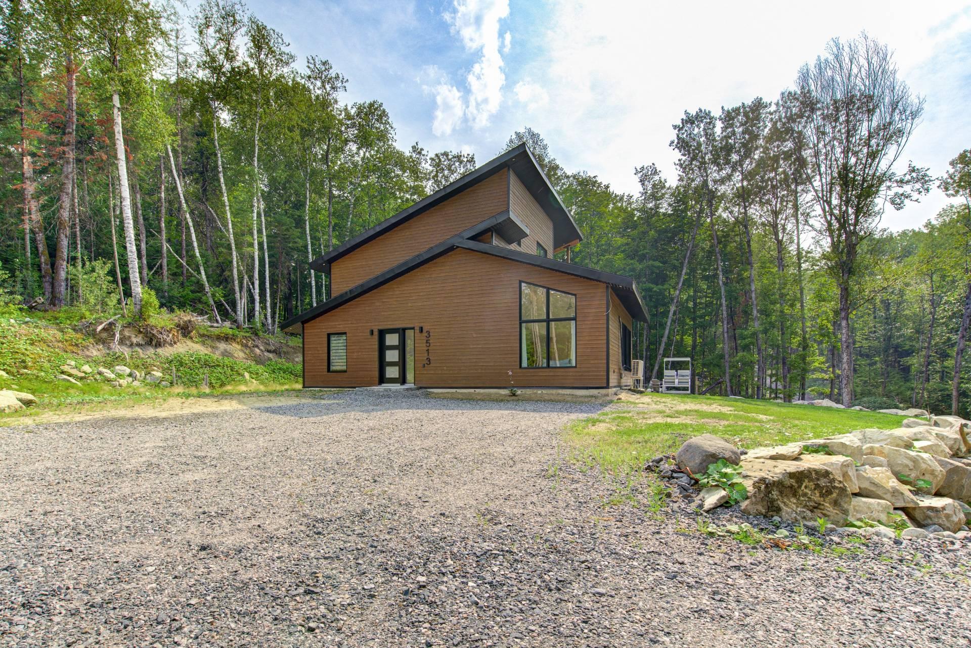 









3513


Rue Rosemary

,
Rawdon,




QC
J0K1S0

