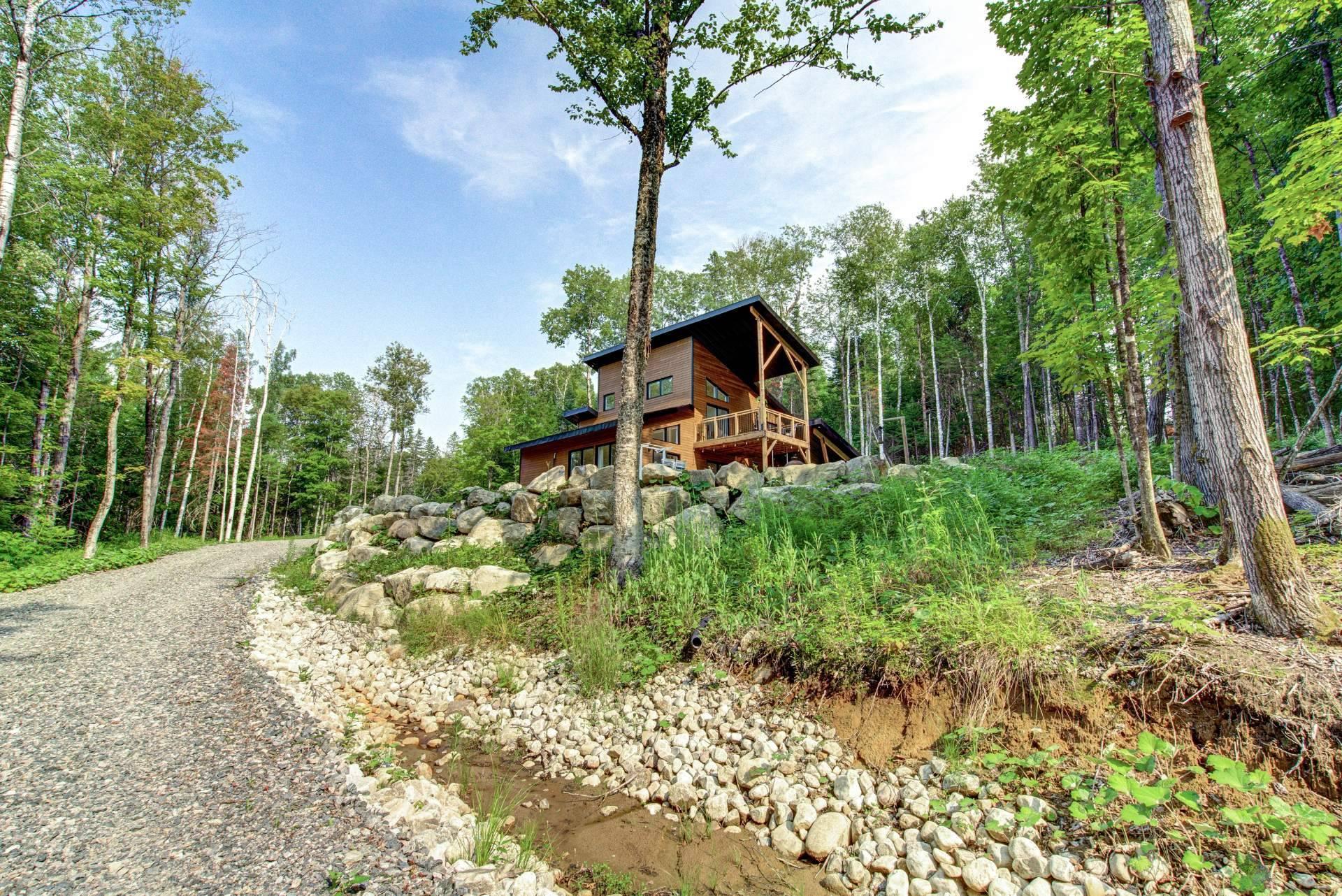 









3513


Rue Rosemary

,
Rawdon,




QC
J0K1S0

