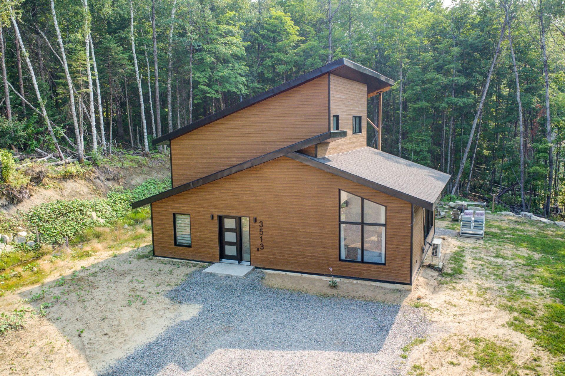 









3513


Rue Rosemary

,
Rawdon,




QC
J0K1S0

