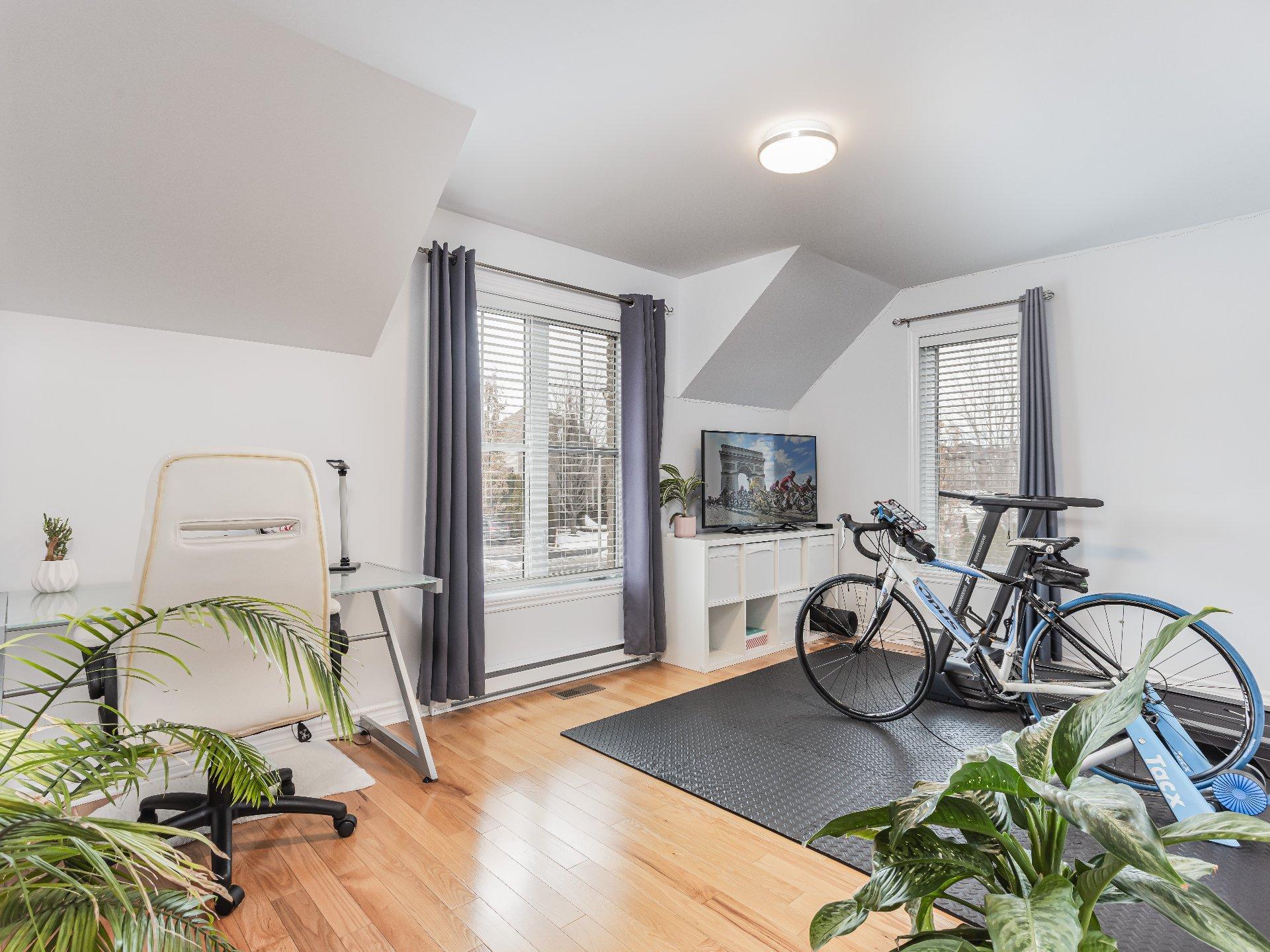 









3230


Boul. De Boucherville

,
Saint-Bruno-de-Montarville,




QC
J3V0A5

