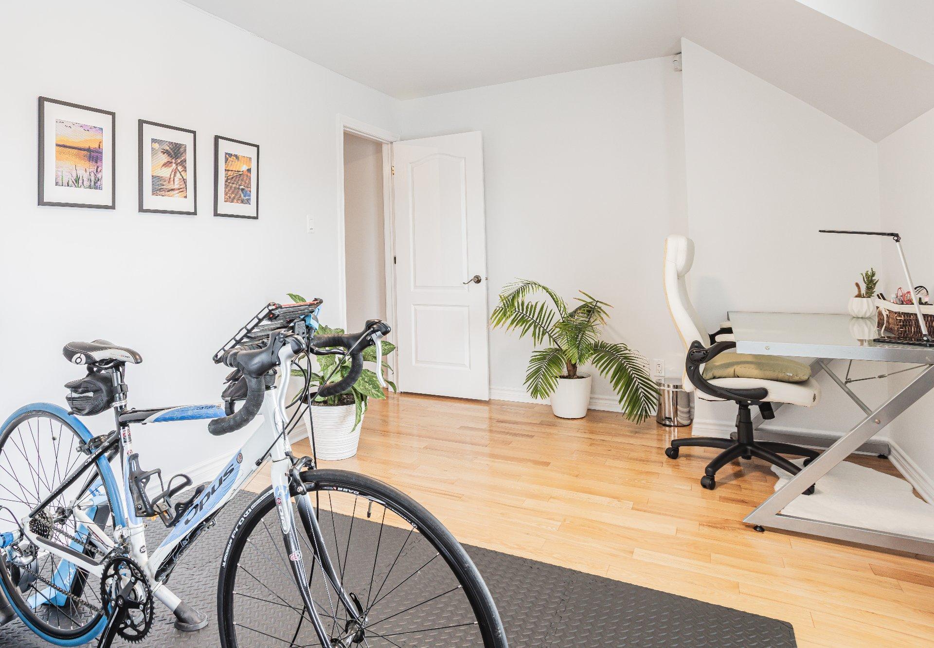 









3230


Boul. De Boucherville

,
Saint-Bruno-de-Montarville,




QC
J3V0A5

