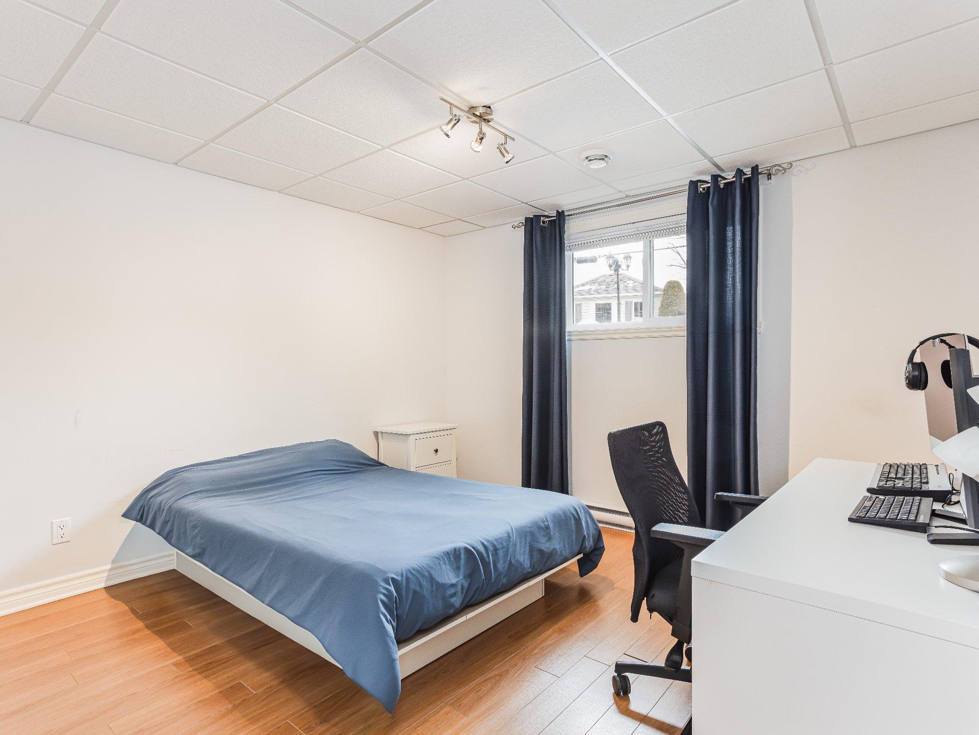 









3230


Boul. De Boucherville

,
Saint-Bruno-de-Montarville,




QC
J3V0A5

