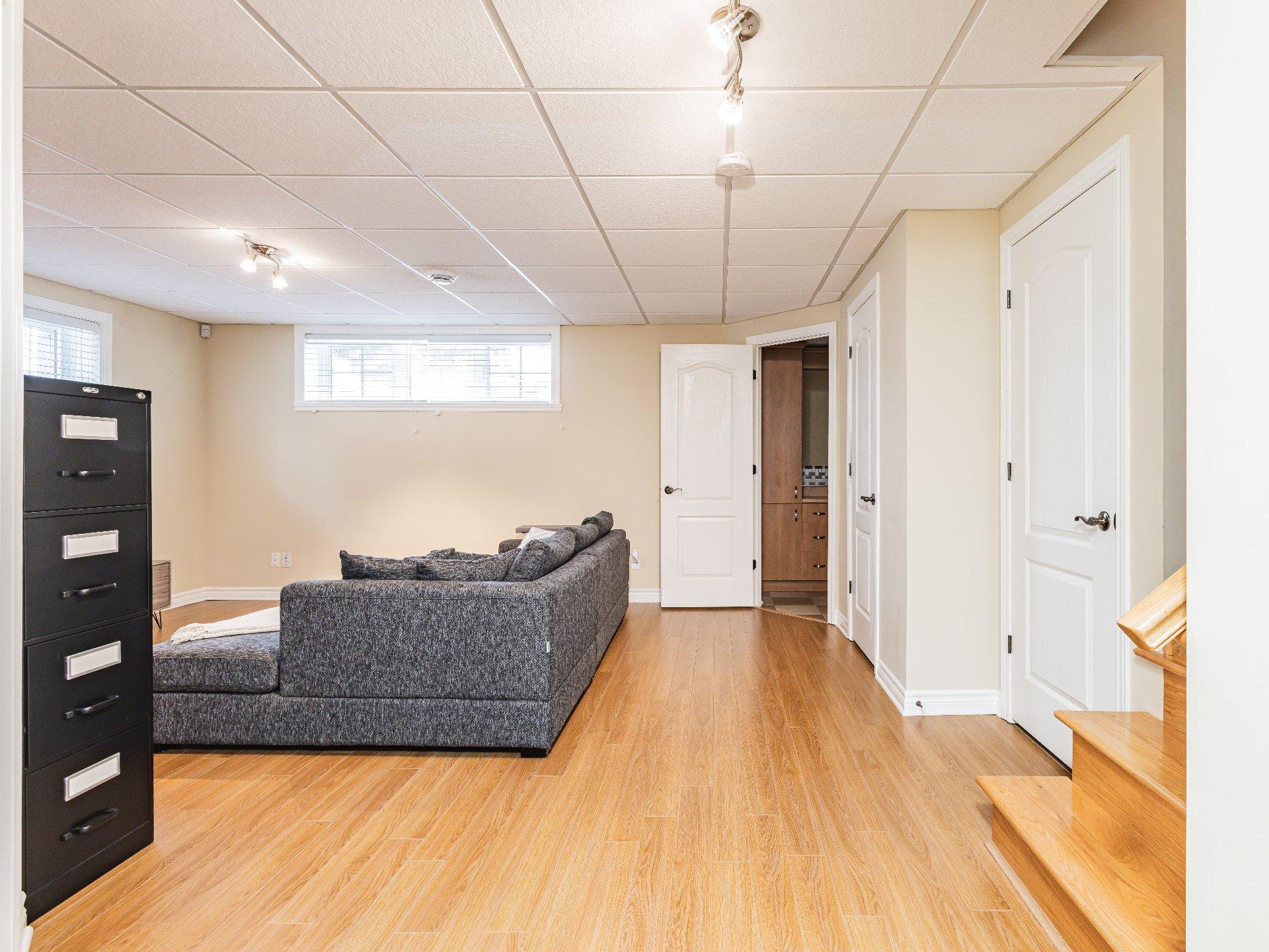 









3230


Boul. De Boucherville

,
Saint-Bruno-de-Montarville,




QC
J3V0A5

