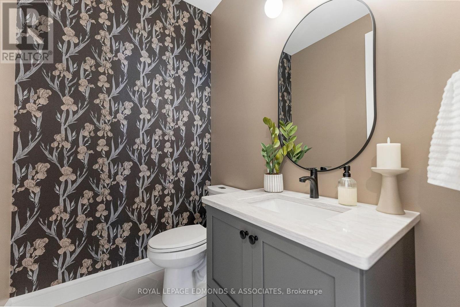 












578 MELTON STREET

,
Pembroke,




Ontario
K8A6Z5

