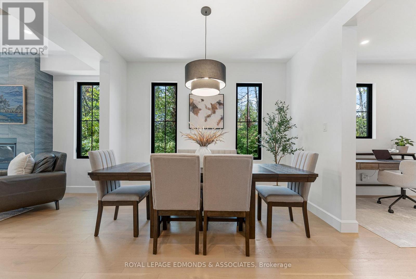 












578 MELTON STREET

,
Pembroke,




Ontario
K8A6Z5

