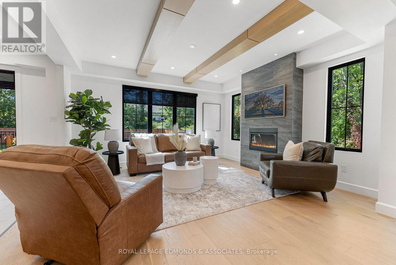 












578 MELTON STREET

,
Pembroke,




Ontario
K8A6Z5

