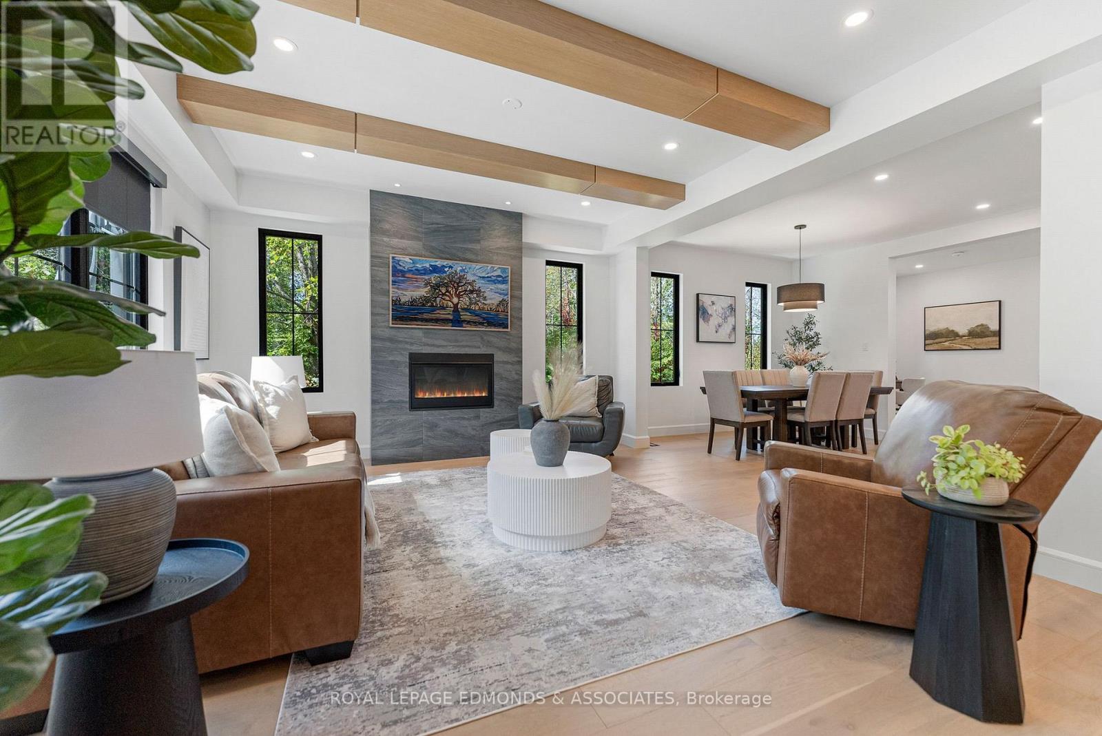 












578 MELTON STREET

,
Pembroke,




Ontario
K8A6Z5

