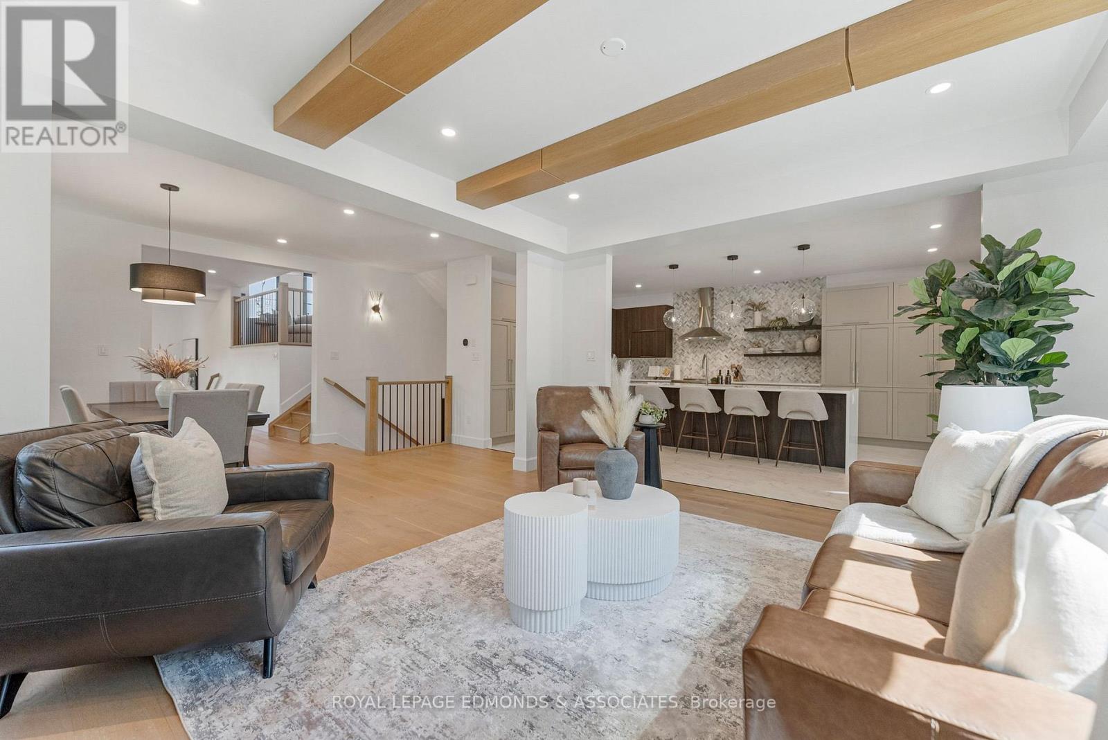 












578 MELTON STREET

,
Pembroke,




Ontario
K8A6Z5

