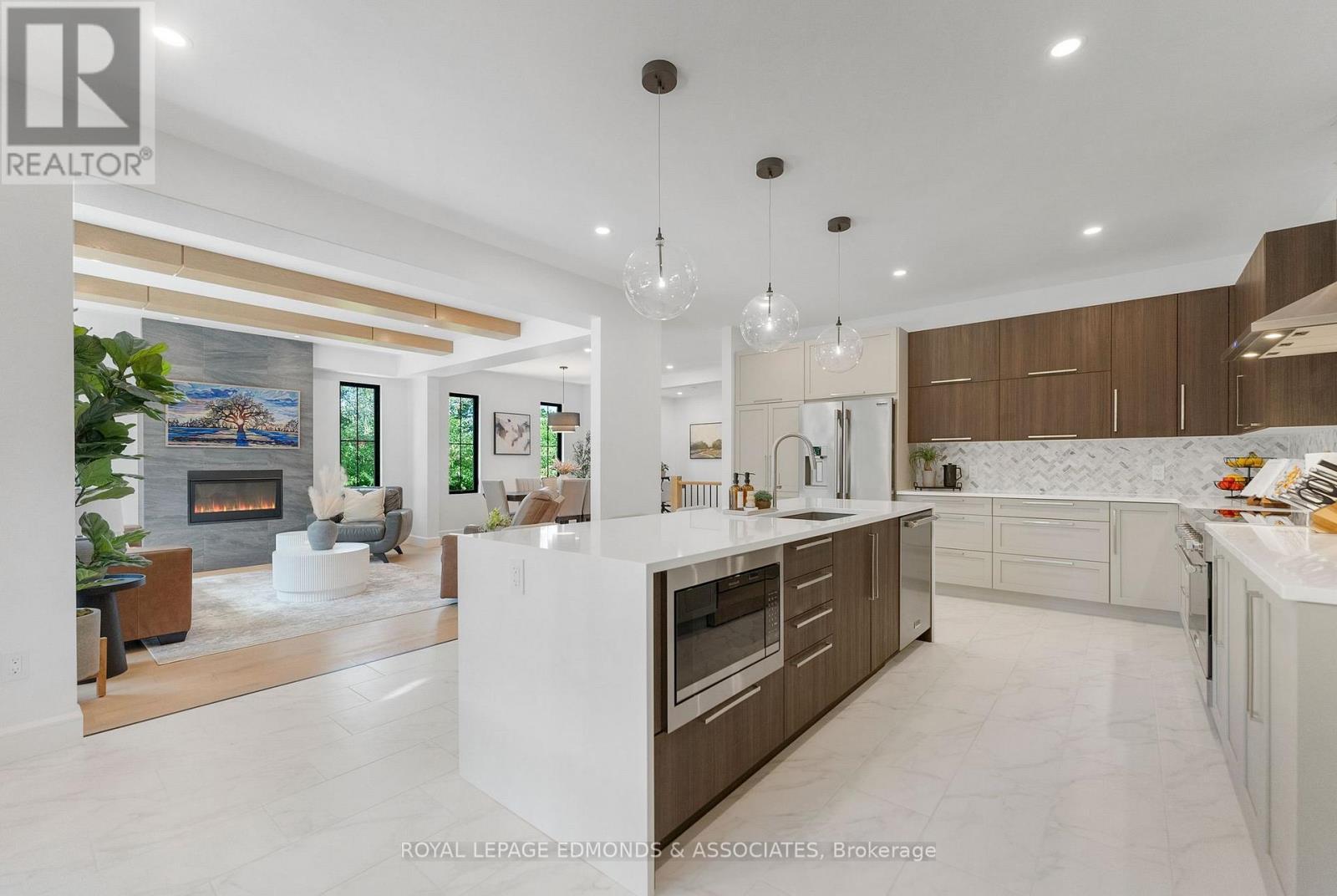 












578 MELTON STREET

,
Pembroke,




Ontario
K8A6Z5

