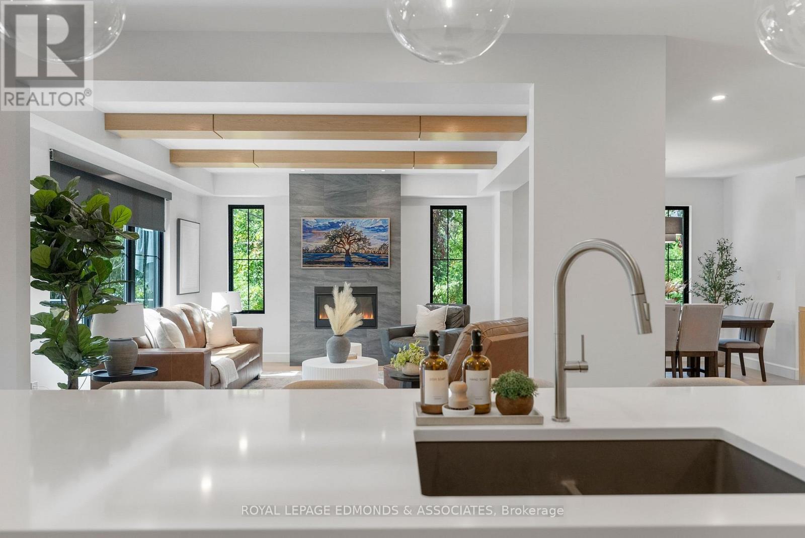 












578 MELTON STREET

,
Pembroke,




Ontario
K8A6Z5

