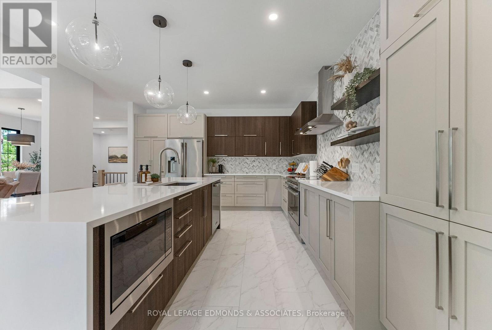 












578 MELTON STREET

,
Pembroke,




Ontario
K8A6Z5

