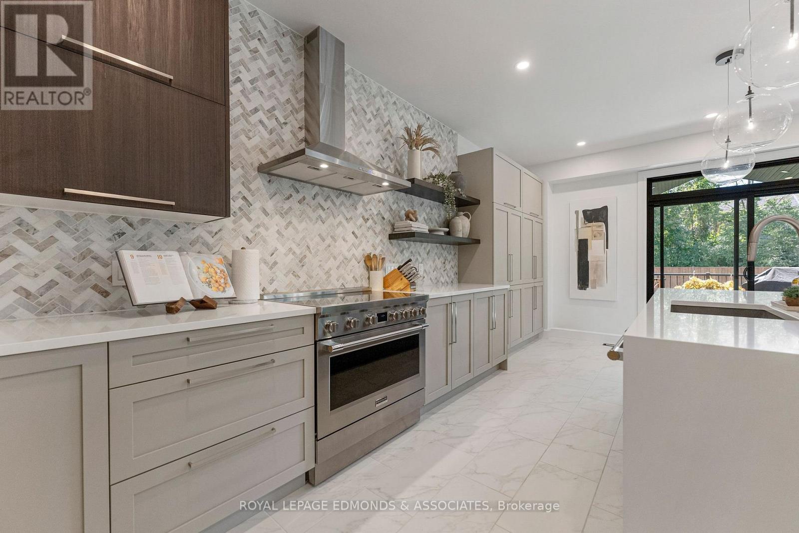 












578 MELTON STREET

,
Pembroke,




Ontario
K8A6Z5

