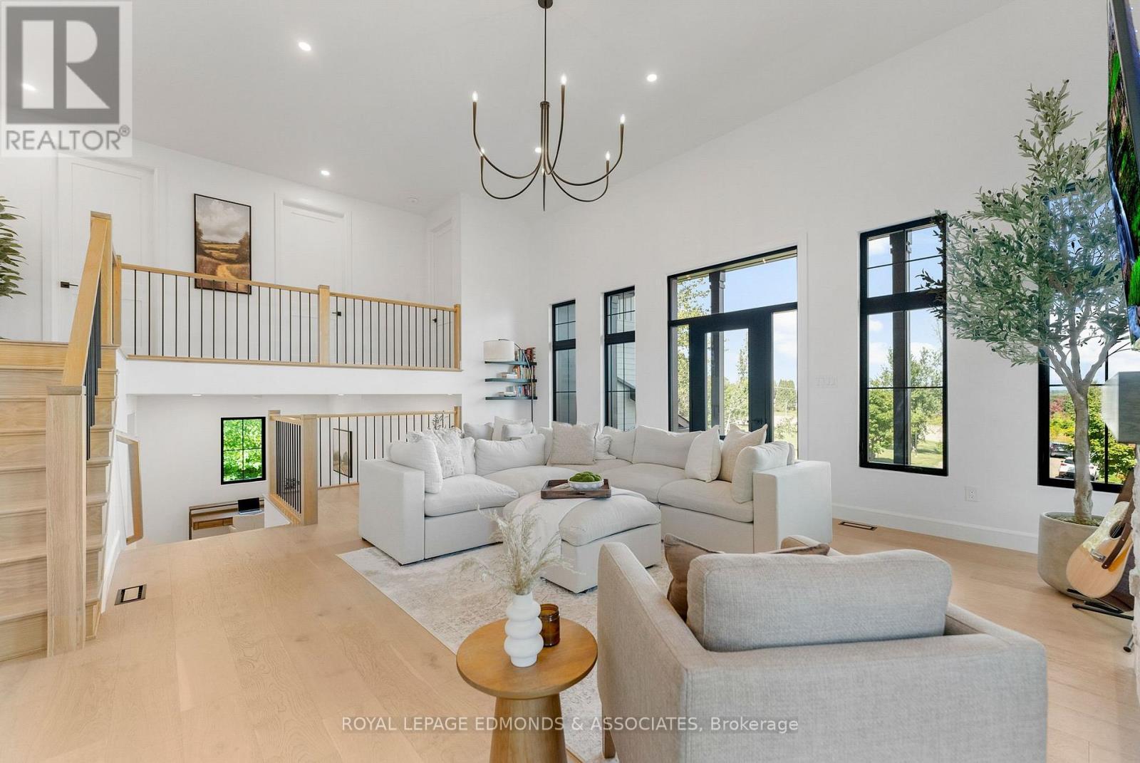 












578 MELTON STREET

,
Pembroke,




Ontario
K8A6Z5

