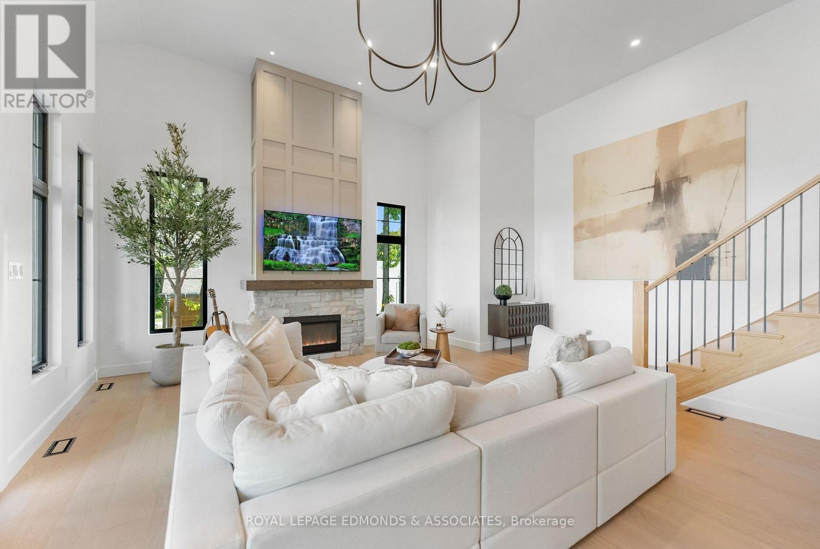 












578 MELTON STREET

,
Pembroke,




Ontario
K8A6Z5

