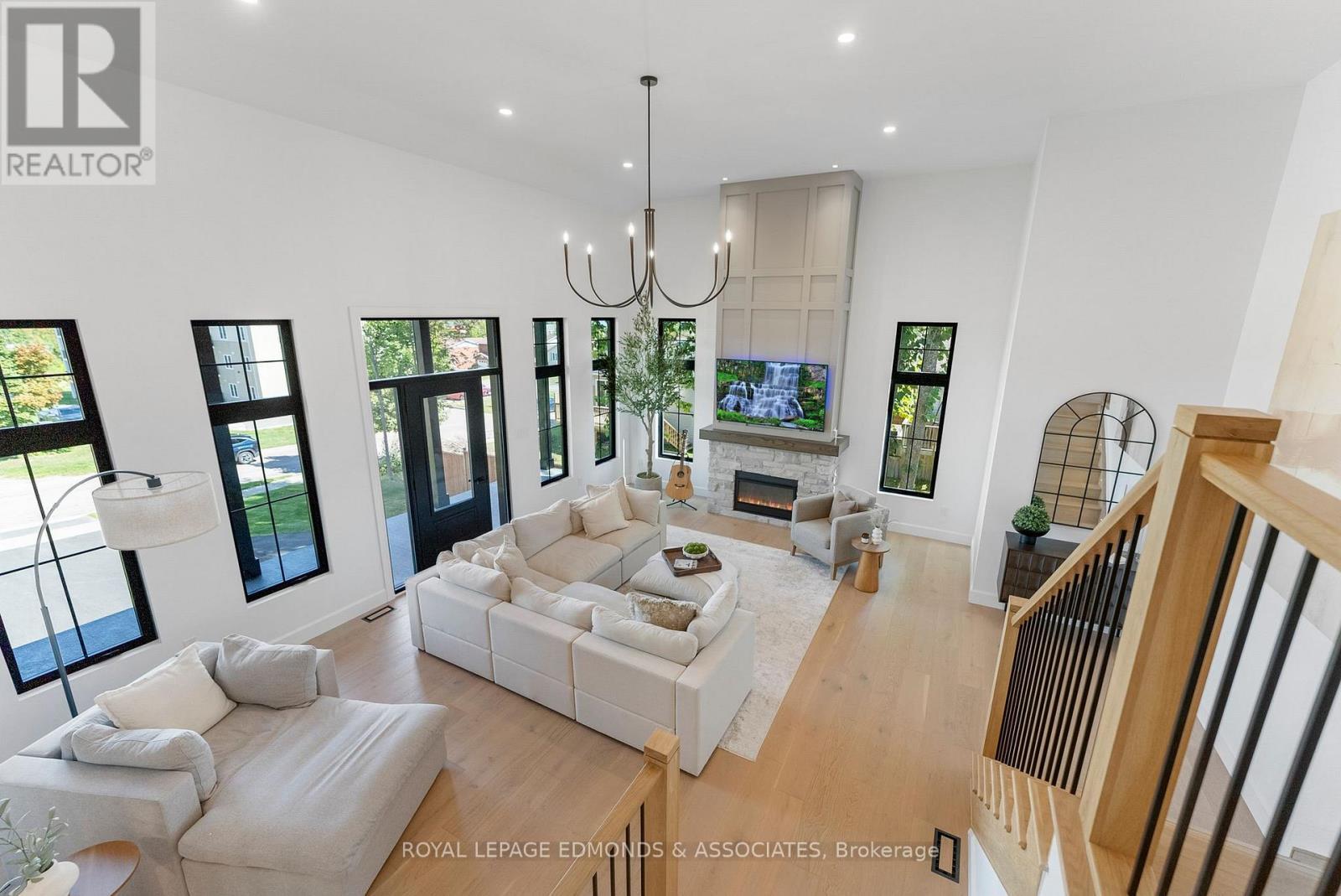 












578 MELTON STREET

,
Pembroke,




Ontario
K8A6Z5

